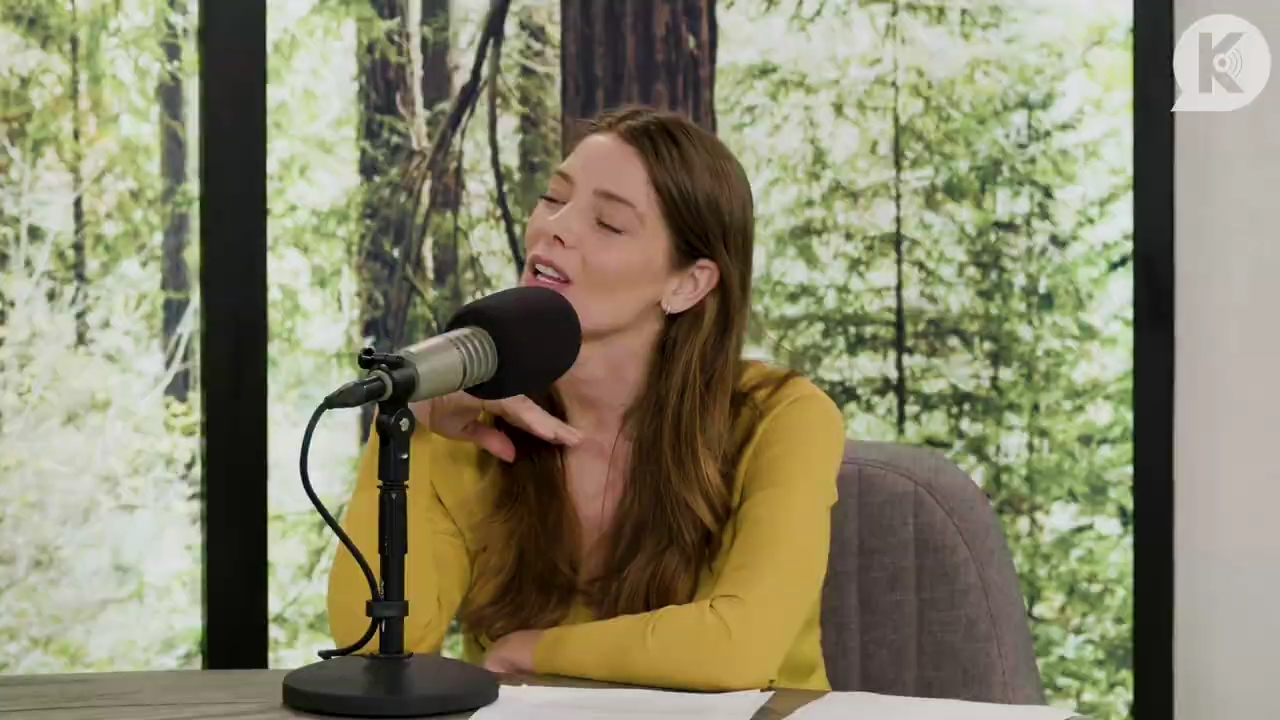 Ashley-Greene-dot-nl_TheTwilightEffect-Aflevering7NewMoonRewatchPart2of3-1945.jpg Ashley-Greene-dot-nl_TheTwilightEffect-Aflevering7NewMoonRewatchPart2of3-1945.jpg