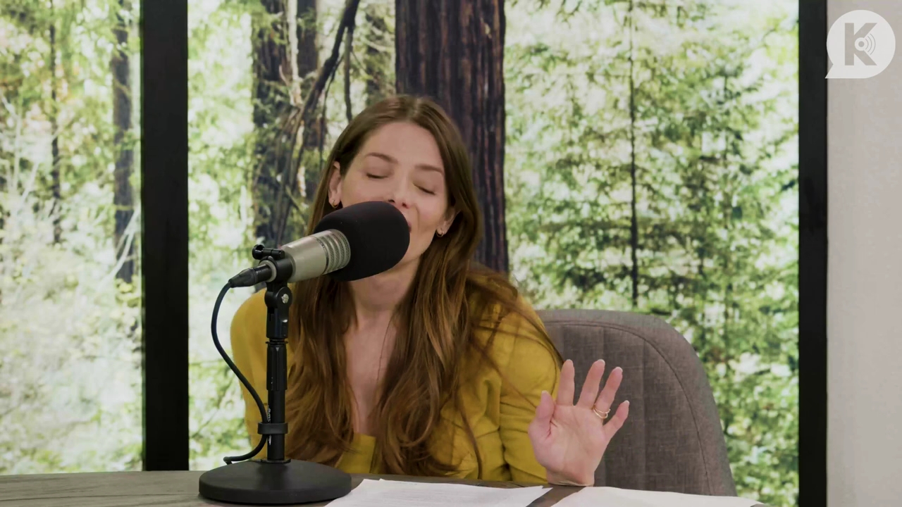 Ashley-Greene-dot-nl_TheTwilightEffect-Aflevering7NewMoonRewatchPart2of3-1999.jpg Ashley-Greene-dot-nl_TheTwilightEffect-Aflevering7NewMoonRewatchPart2of3-1999.jpg