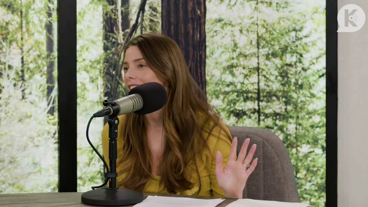 Ashley-Greene-dot-nl_TheTwilightEffect-Aflevering7NewMoonRewatchPart2of3-2001.jpg Ashley-Greene-dot-nl_TheTwilightEffect-Aflevering7NewMoonRewatchPart2of3-2001.jpg