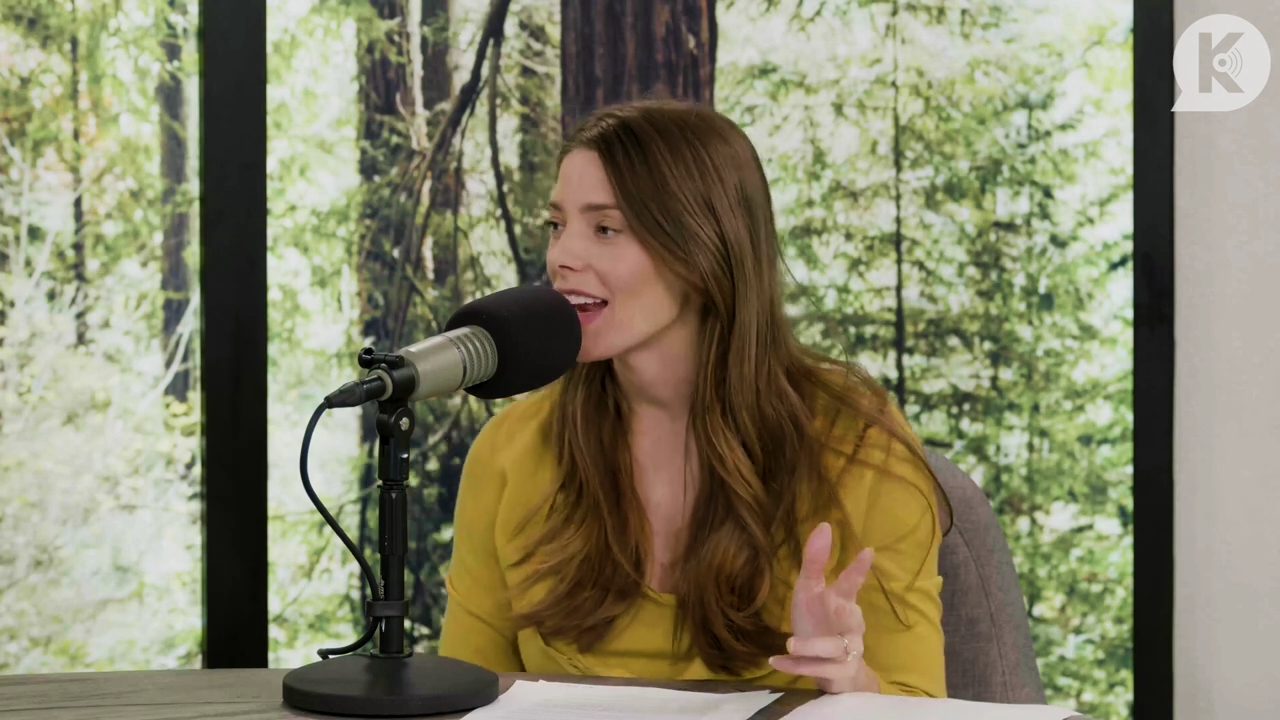 Ashley-Greene-dot-nl_TheTwilightEffect-Aflevering7NewMoonRewatchPart2of3-2006.jpg Ashley-Greene-dot-nl_TheTwilightEffect-Aflevering7NewMoonRewatchPart2of3-2006.jpg