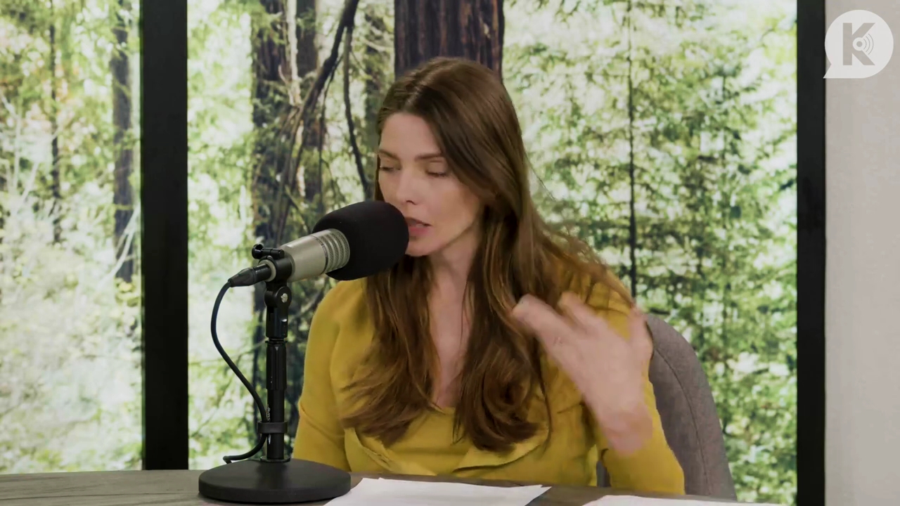 Ashley-Greene-dot-nl_TheTwilightEffect-Aflevering7NewMoonRewatchPart2of3-2008.jpg Ashley-Greene-dot-nl_TheTwilightEffect-Aflevering7NewMoonRewatchPart2of3-2008.jpg