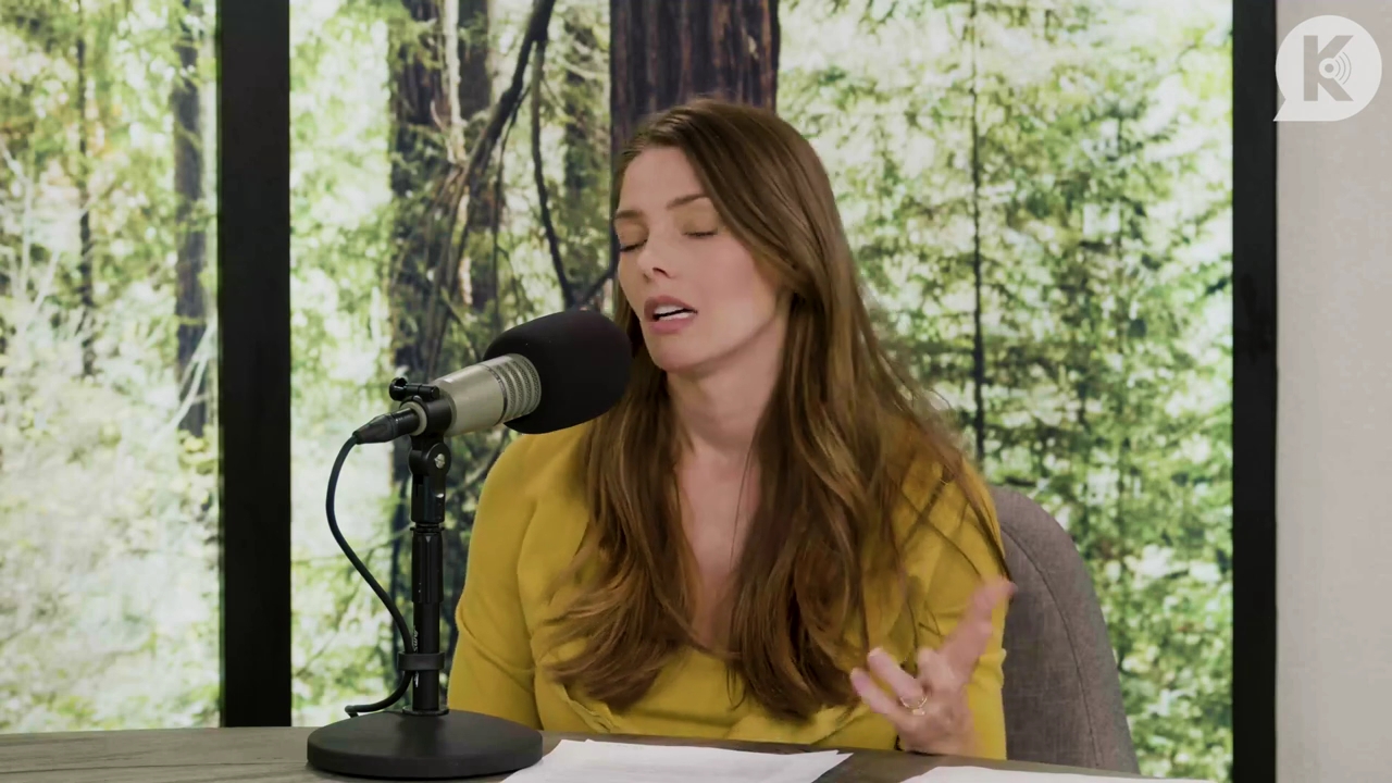 Ashley-Greene-dot-nl_TheTwilightEffect-Aflevering7NewMoonRewatchPart2of3-2010.jpg Ashley-Greene-dot-nl_TheTwilightEffect-Aflevering7NewMoonRewatchPart2of3-2010.jpg