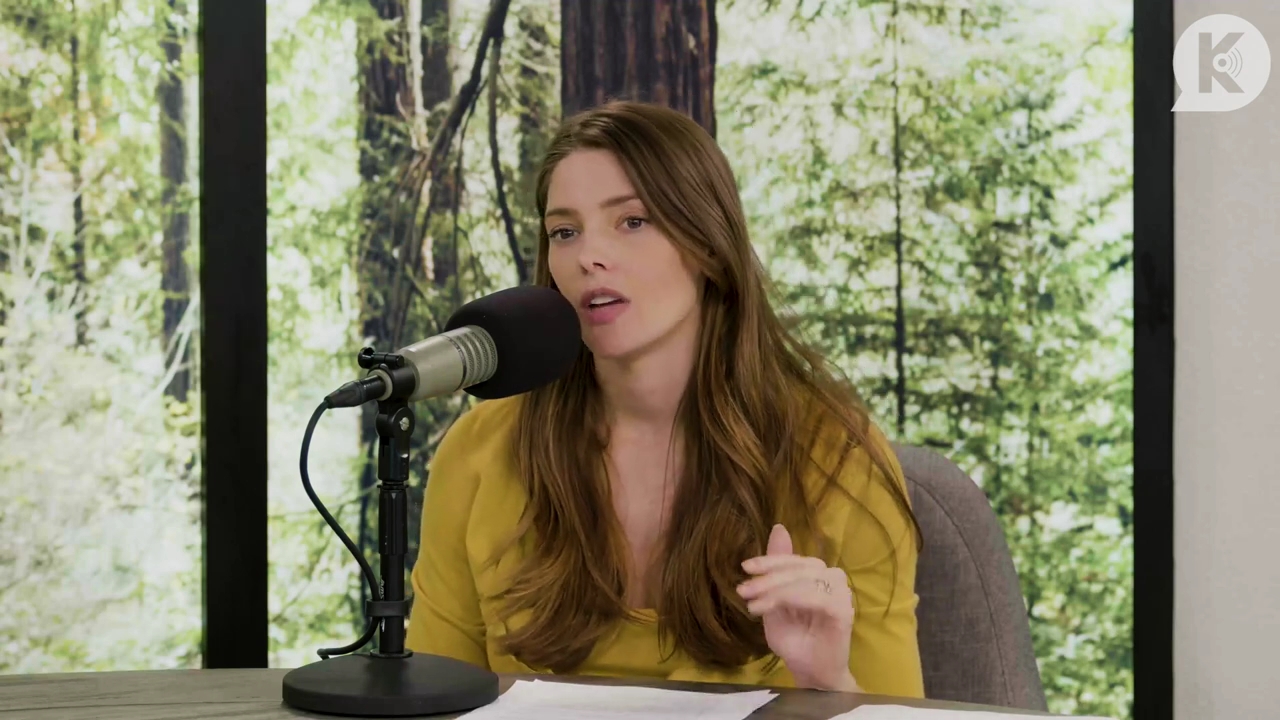 Ashley-Greene-dot-nl_TheTwilightEffect-Aflevering7NewMoonRewatchPart2of3-2012.jpg Ashley-Greene-dot-nl_TheTwilightEffect-Aflevering7NewMoonRewatchPart2of3-2012.jpg