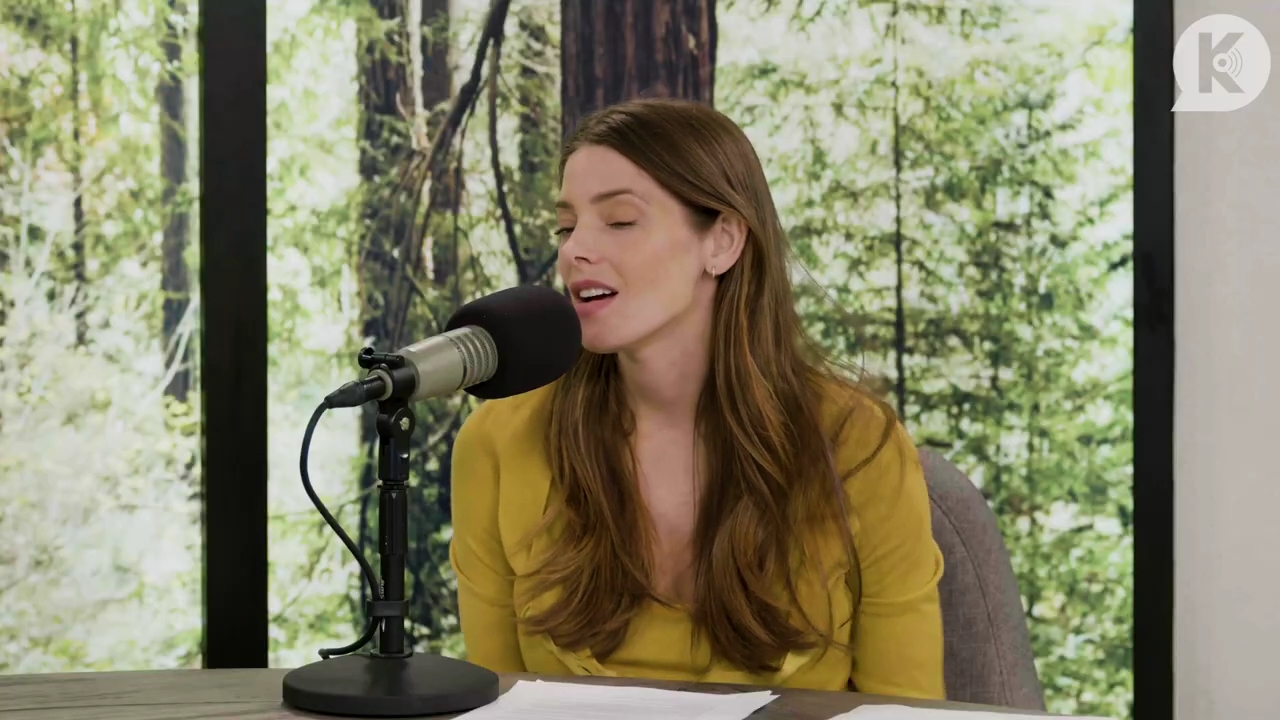 Ashley-Greene-dot-nl_TheTwilightEffect-Aflevering7NewMoonRewatchPart2of3-2052.jpg Ashley-Greene-dot-nl_TheTwilightEffect-Aflevering7NewMoonRewatchPart2of3-2052.jpg