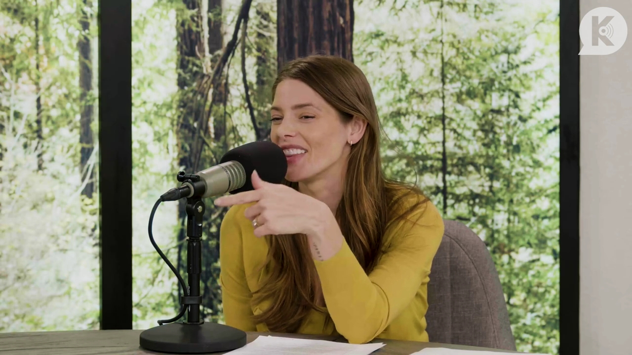 Ashley-Greene-dot-nl_TheTwilightEffect-Aflevering7NewMoonRewatchPart2of3-2091.jpg Ashley-Greene-dot-nl_TheTwilightEffect-Aflevering7NewMoonRewatchPart2of3-2091.jpg