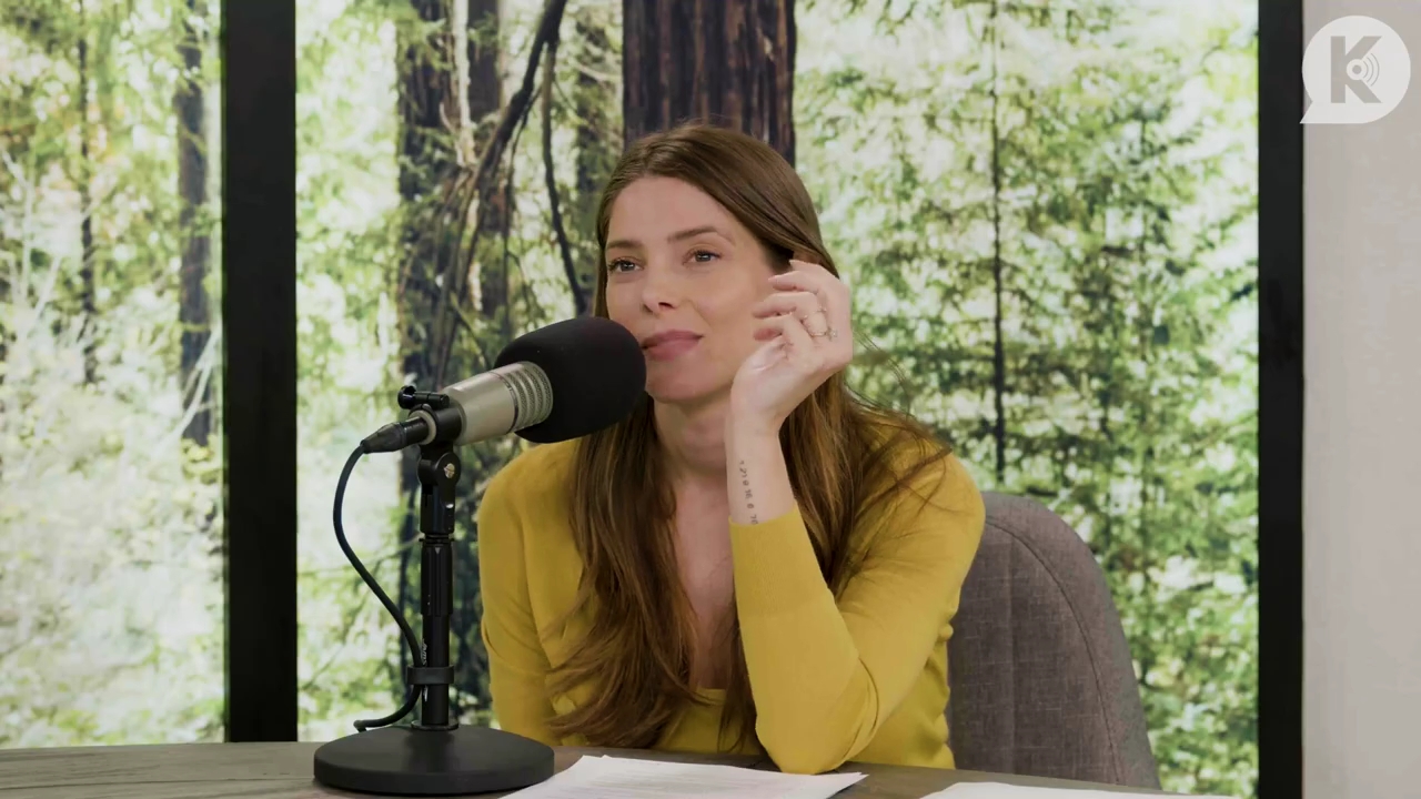 Ashley-Greene-dot-nl_TheTwilightEffect-Aflevering7NewMoonRewatchPart2of3-2100.jpg Ashley-Greene-dot-nl_TheTwilightEffect-Aflevering7NewMoonRewatchPart2of3-2100.jpg