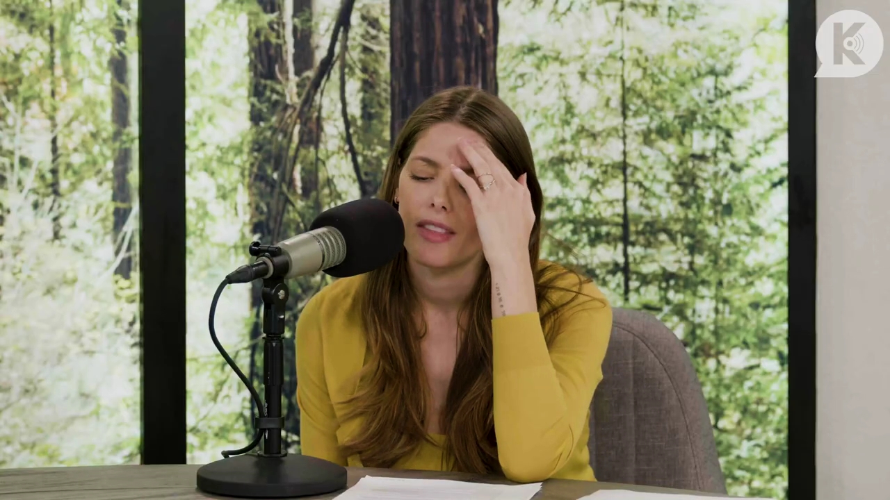 Ashley-Greene-dot-nl_TheTwilightEffect-Aflevering7NewMoonRewatchPart2of3-2251.jpg Ashley-Greene-dot-nl_TheTwilightEffect-Aflevering7NewMoonRewatchPart2of3-2251.jpg