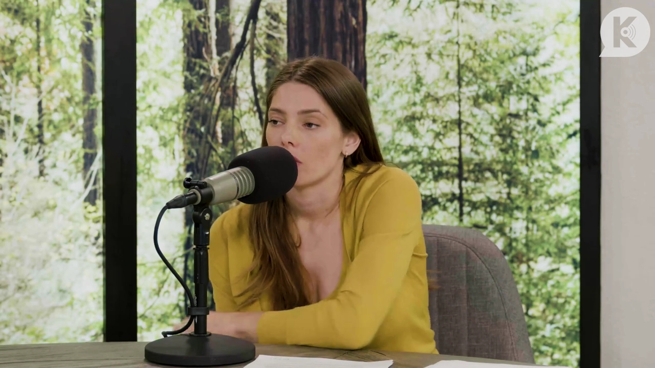 Ashley-Greene-dot-nl_TheTwilightEffect-Aflevering7NewMoonRewatchPart2of3-2319.jpg Ashley-Greene-dot-nl_TheTwilightEffect-Aflevering7NewMoonRewatchPart2of3-2319.jpg