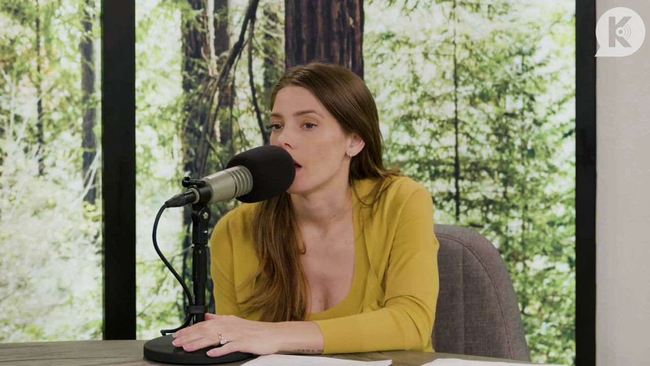 Ashley-Greene-dot-nl_TheTwilightEffect-Aflevering7NewMoonRewatchPart2of3-2323.jpg Ashley-Greene-dot-nl_TheTwilightEffect-Aflevering7NewMoonRewatchPart2of3-2323.jpg