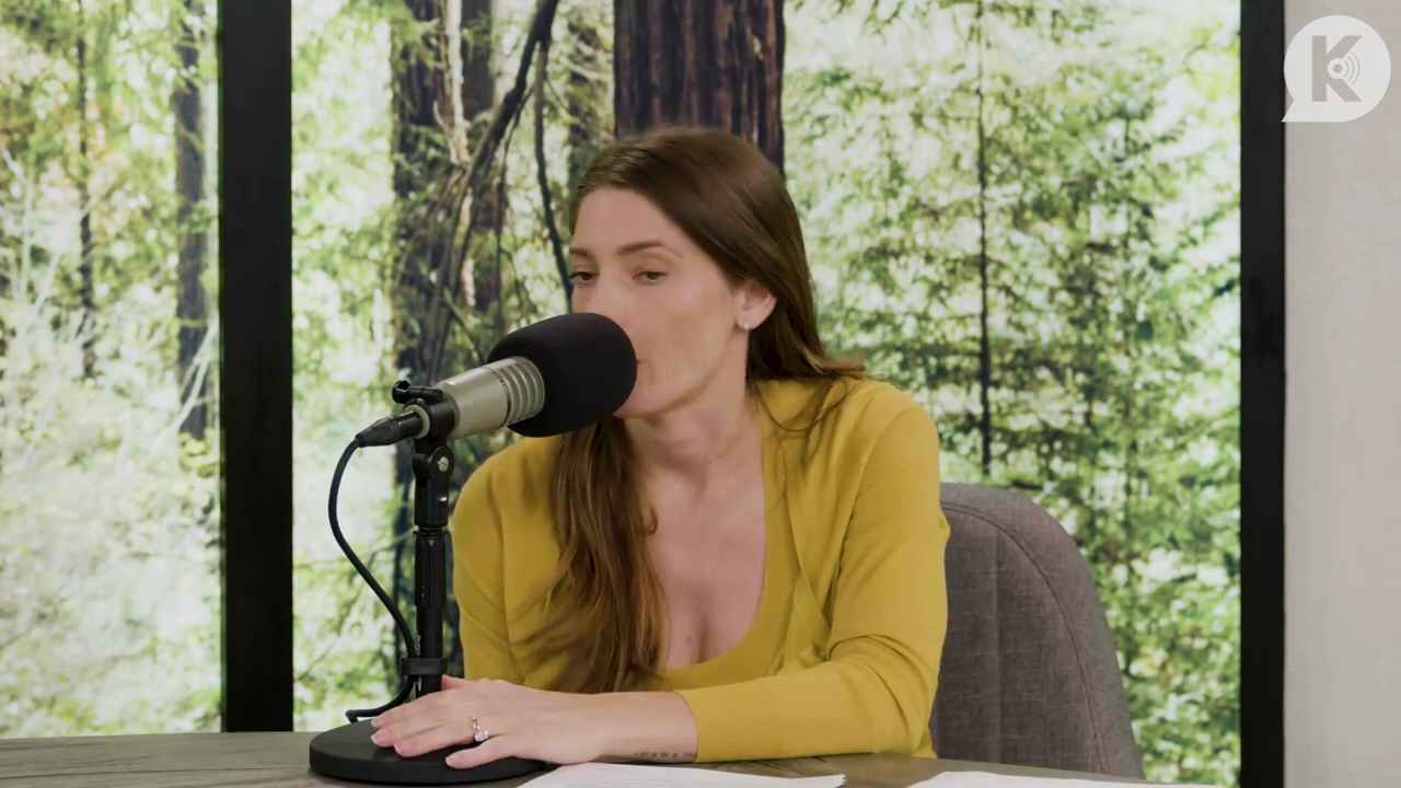 Ashley-Greene-dot-nl_TheTwilightEffect-Aflevering7NewMoonRewatchPart2of3-2324.jpg Ashley-Greene-dot-nl_TheTwilightEffect-Aflevering7NewMoonRewatchPart2of3-2324.jpg