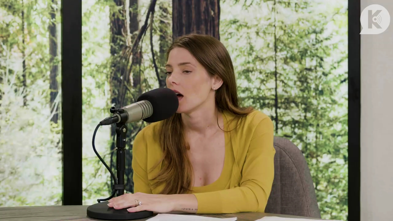 Ashley-Greene-dot-nl_TheTwilightEffect-Aflevering7NewMoonRewatchPart2of3-2345.jpg Ashley-Greene-dot-nl_TheTwilightEffect-Aflevering7NewMoonRewatchPart2of3-2345.jpg