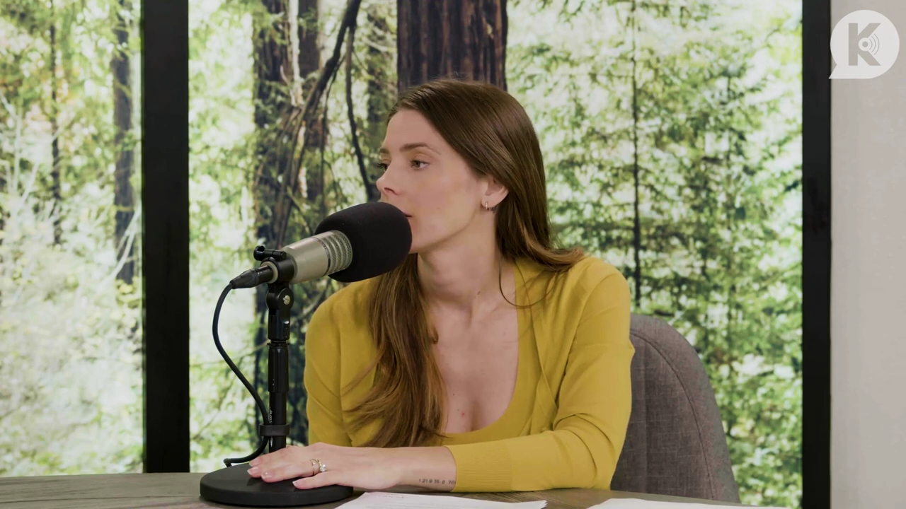 Ashley-Greene-dot-nl_TheTwilightEffect-Aflevering7NewMoonRewatchPart2of3-2348.jpg Ashley-Greene-dot-nl_TheTwilightEffect-Aflevering7NewMoonRewatchPart2of3-2348.jpg