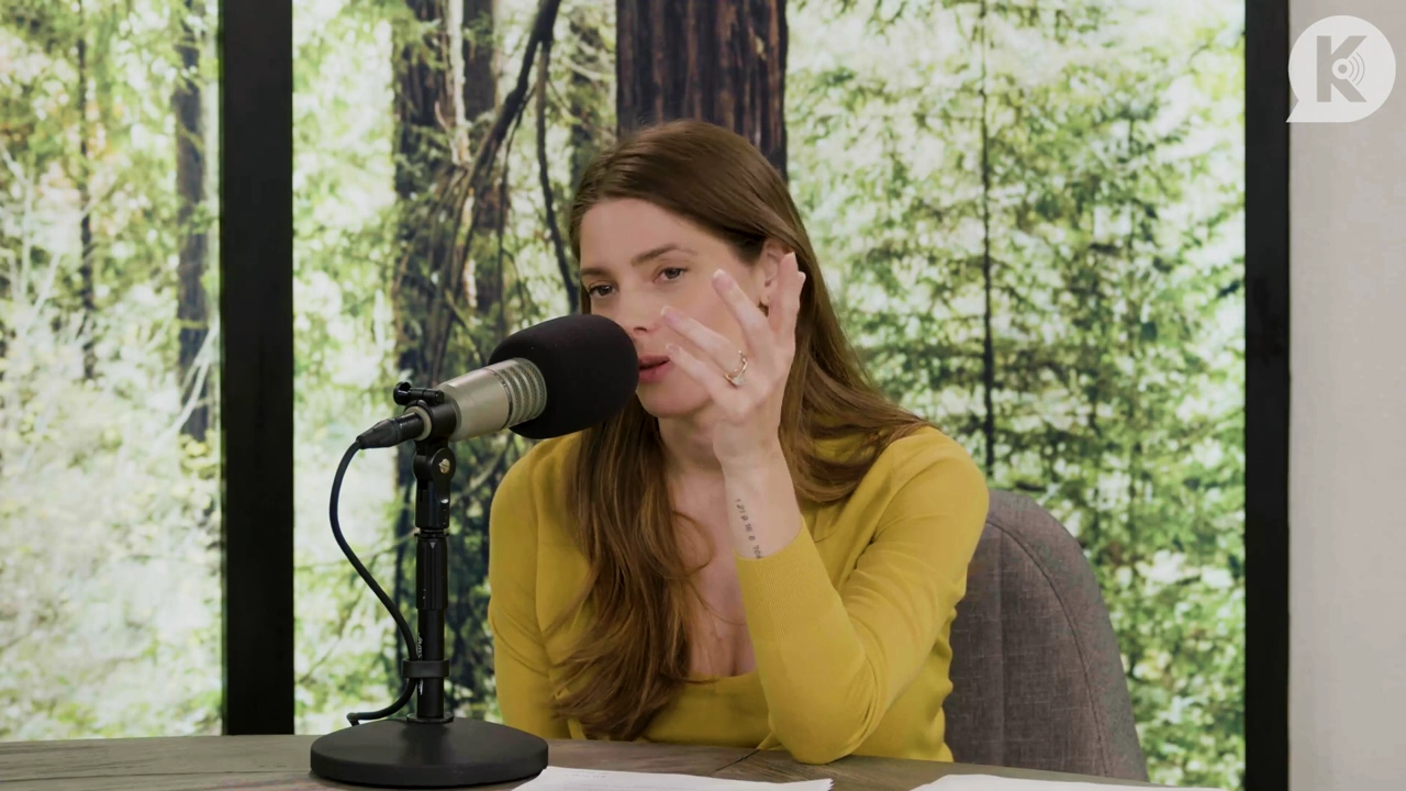 Ashley-Greene-dot-nl_TheTwilightEffect-Aflevering7NewMoonRewatchPart2of3-2522.jpg Ashley-Greene-dot-nl_TheTwilightEffect-Aflevering7NewMoonRewatchPart2of3-2522.jpg