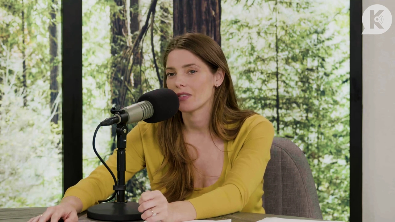 Ashley-Greene-dot-nl_TheTwilightEffect-Aflevering7NewMoonRewatchPart2of3-2554.jpg Ashley-Greene-dot-nl_TheTwilightEffect-Aflevering7NewMoonRewatchPart2of3-2554.jpg