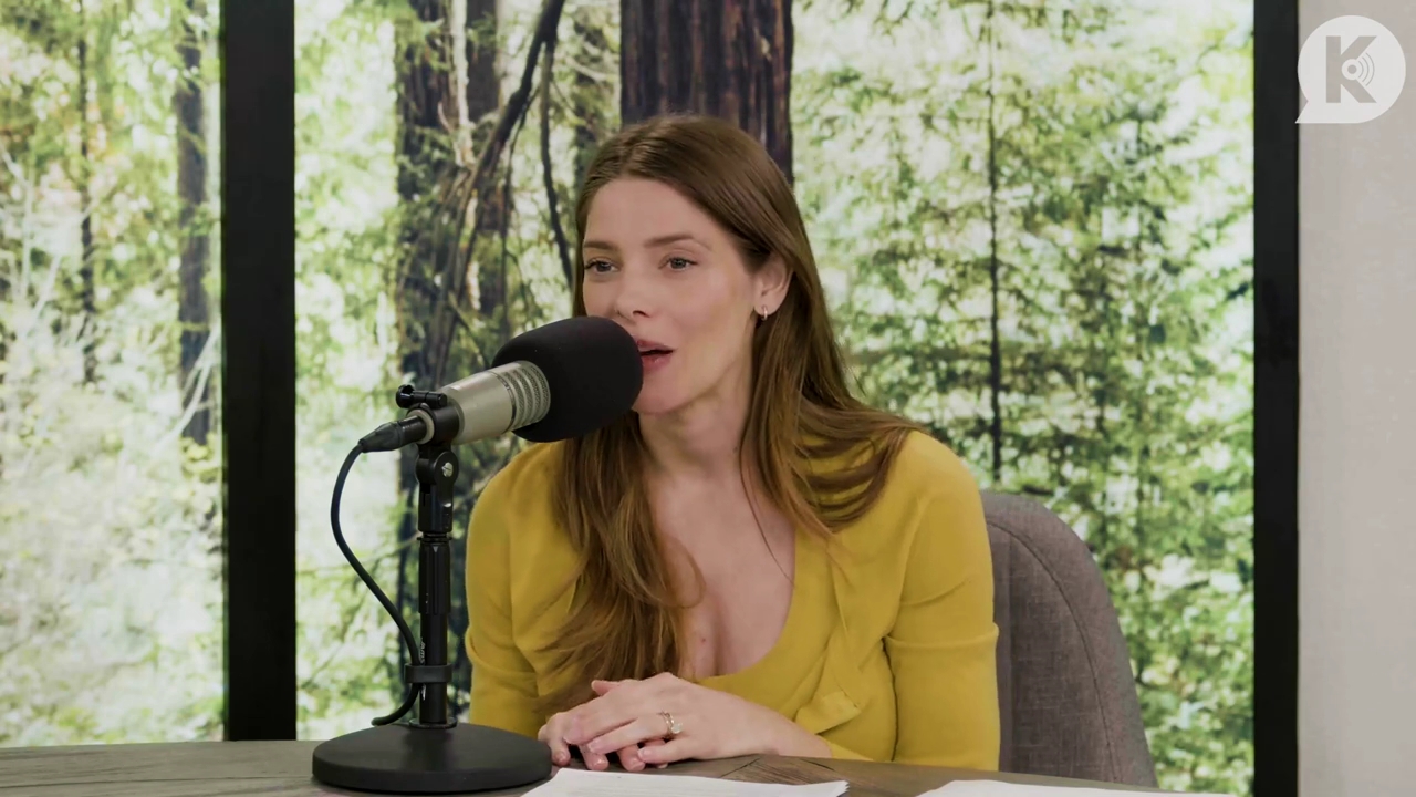 Ashley-Greene-dot-nl_TheTwilightEffect-Aflevering7NewMoonRewatchPart2of3-2612.jpg Ashley-Greene-dot-nl_TheTwilightEffect-Aflevering7NewMoonRewatchPart2of3-2612.jpg