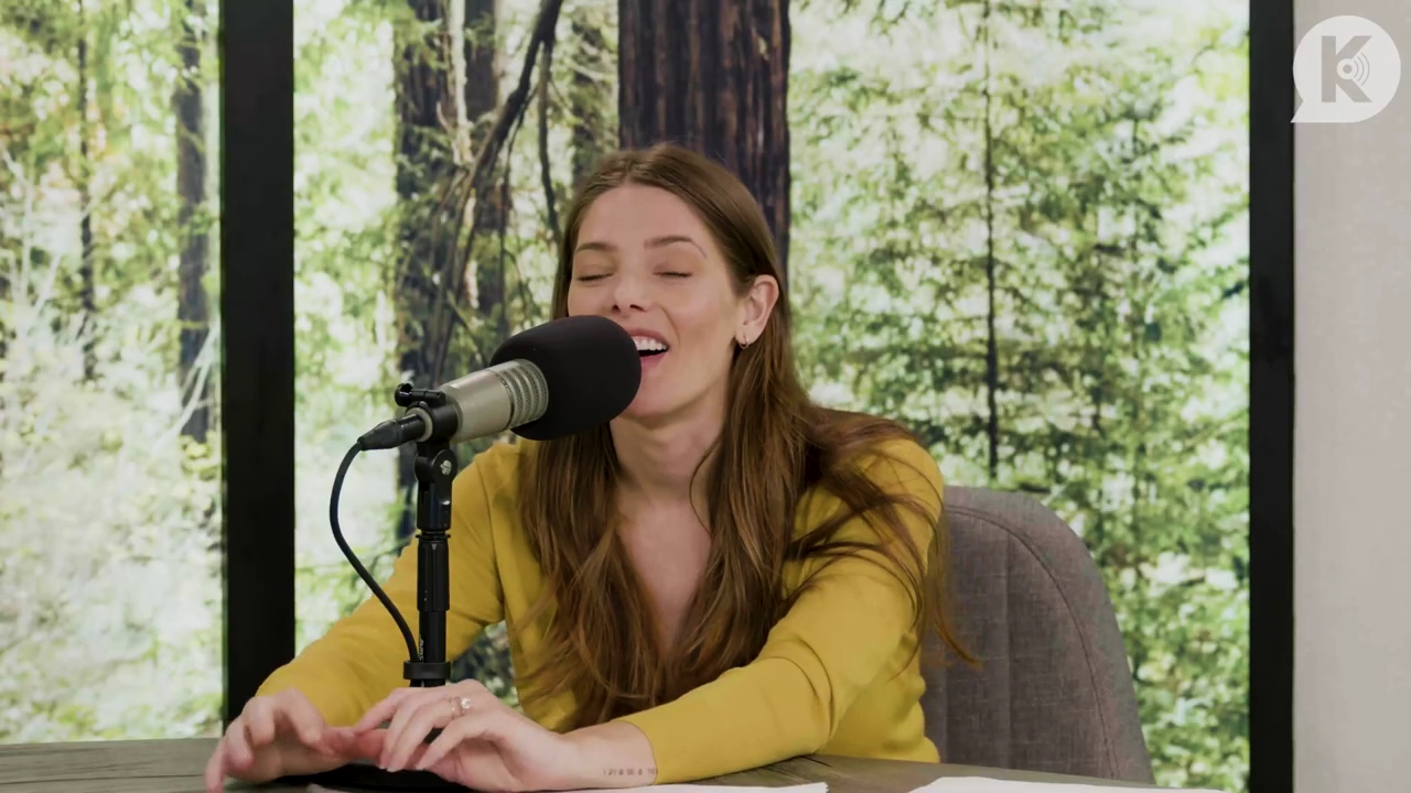 Ashley-Greene-dot-nl_TheTwilightEffect-Aflevering7NewMoonRewatchPart2of3-2706.jpg Ashley-Greene-dot-nl_TheTwilightEffect-Aflevering7NewMoonRewatchPart2of3-2706.jpg