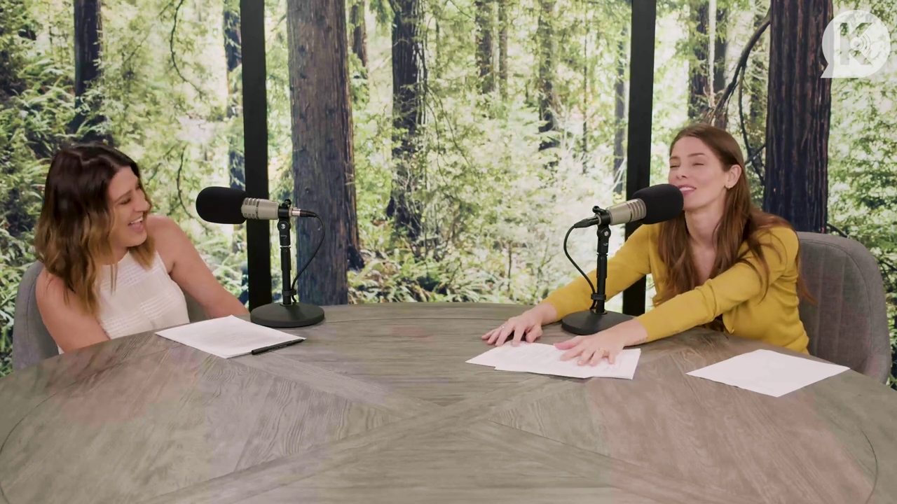 Ashley-Greene-dot-nl_TheTwilightEffect-Aflevering7NewMoonRewatchPart2of3-2725.jpg Ashley-Greene-dot-nl_TheTwilightEffect-Aflevering7NewMoonRewatchPart2of3-2725.jpg