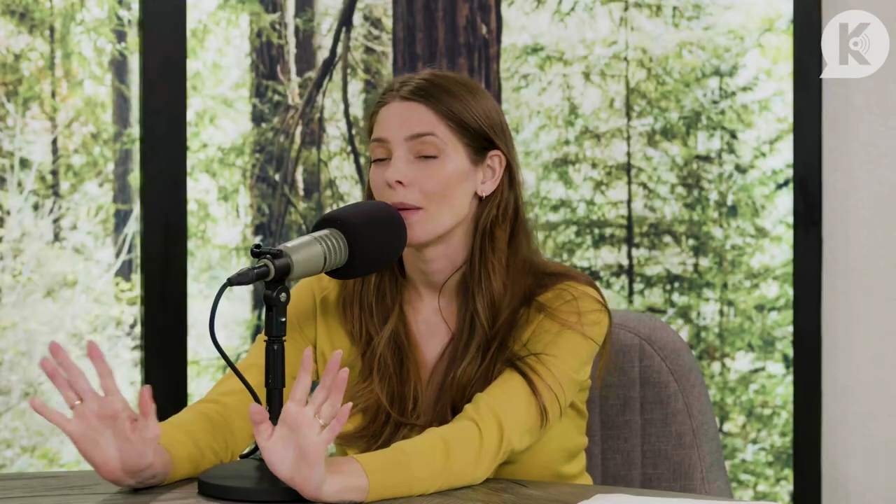 Ashley-Greene-dot-nl_TheTwilightEffect-Aflevering7NewMoonRewatchPart2of3-2830.jpg Ashley-Greene-dot-nl_TheTwilightEffect-Aflevering7NewMoonRewatchPart2of3-2830.jpg