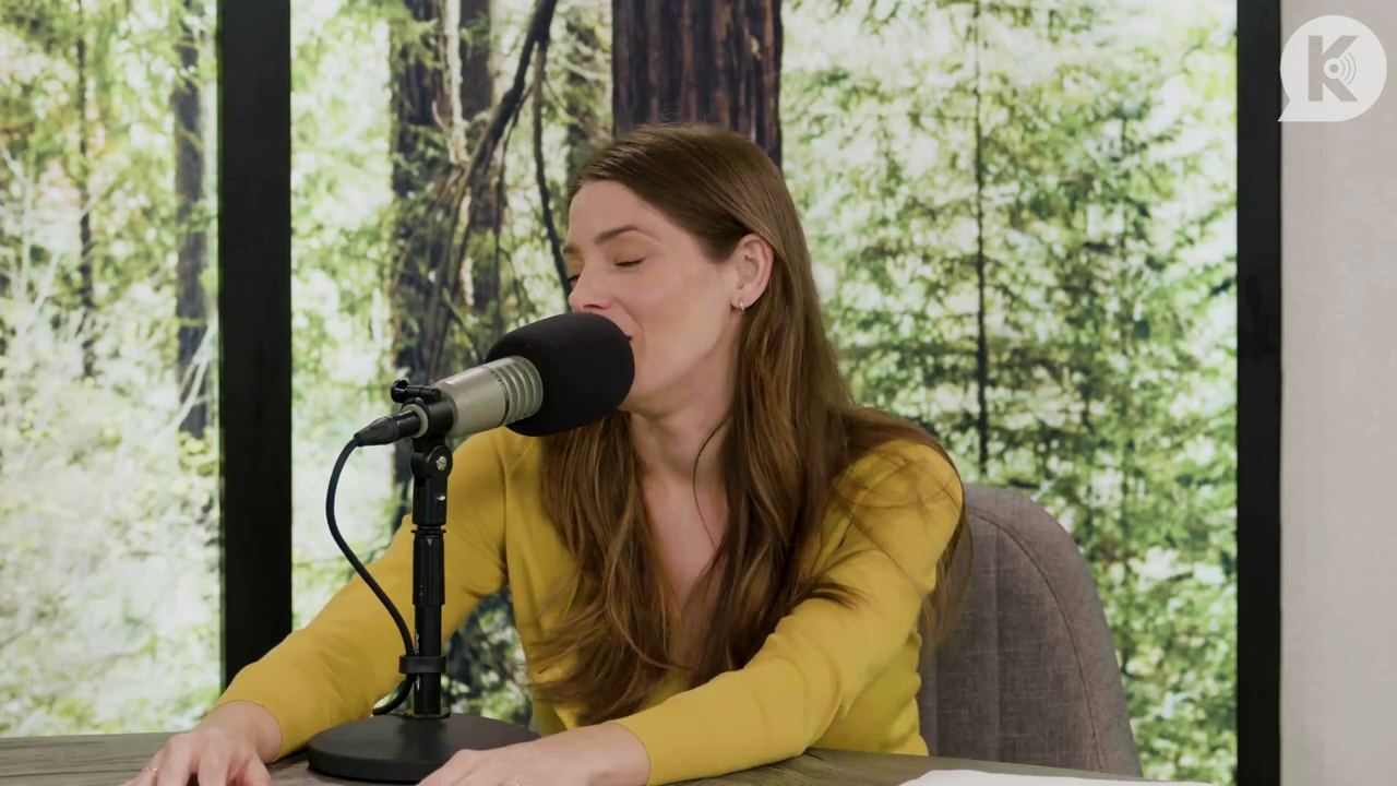 Ashley-Greene-dot-nl_TheTwilightEffect-Aflevering7NewMoonRewatchPart2of3-2907.jpg Ashley-Greene-dot-nl_TheTwilightEffect-Aflevering7NewMoonRewatchPart2of3-2907.jpg