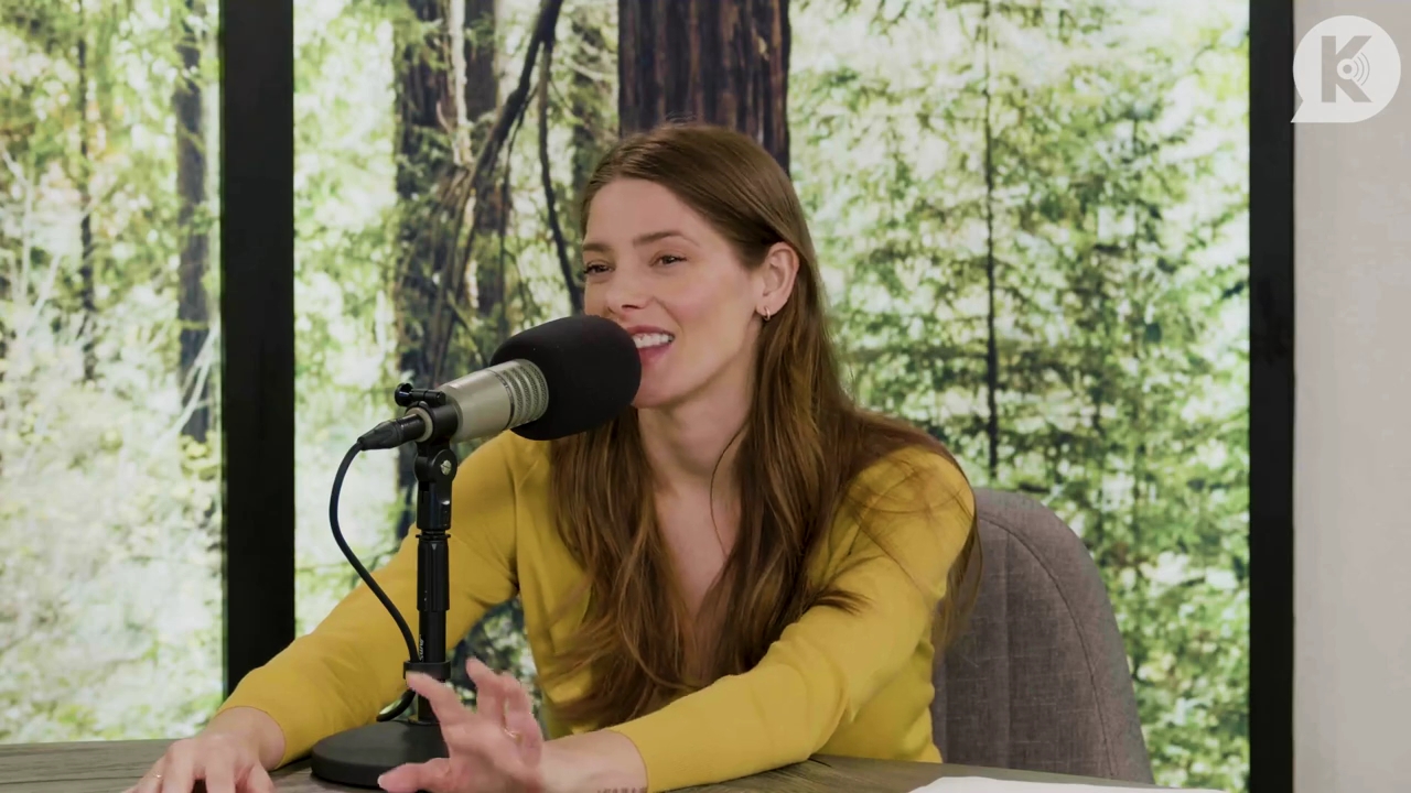 Ashley-Greene-dot-nl_TheTwilightEffect-Aflevering7NewMoonRewatchPart2of3-2908.jpg Ashley-Greene-dot-nl_TheTwilightEffect-Aflevering7NewMoonRewatchPart2of3-2908.jpg