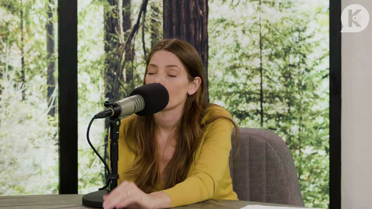 Ashley-Greene-dot-nl_TheTwilightEffect-Aflevering7NewMoonRewatchPart2of3-3102.jpg Ashley-Greene-dot-nl_TheTwilightEffect-Aflevering7NewMoonRewatchPart2of3-3102.jpg