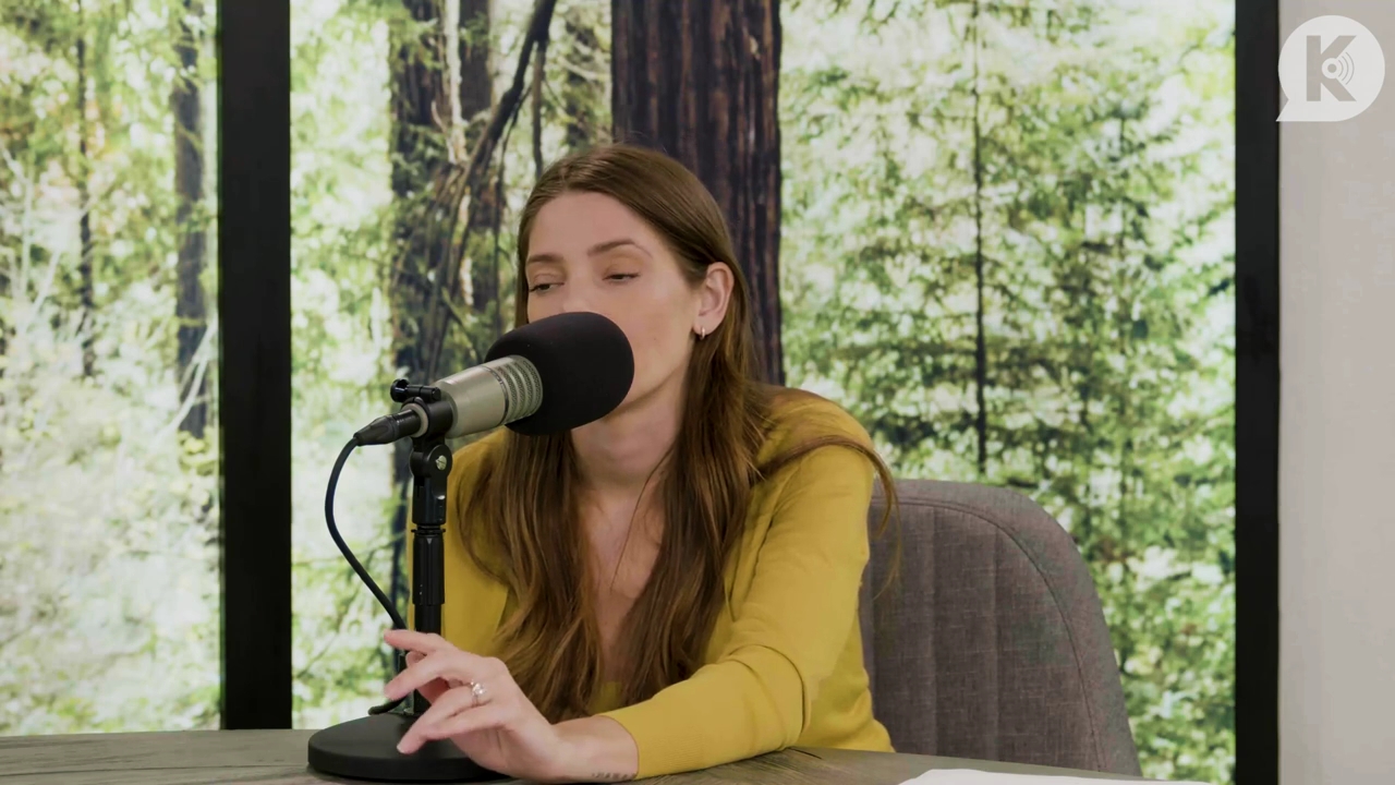 Ashley-Greene-dot-nl_TheTwilightEffect-Aflevering7NewMoonRewatchPart2of3-3104.jpg Ashley-Greene-dot-nl_TheTwilightEffect-Aflevering7NewMoonRewatchPart2of3-3104.jpg