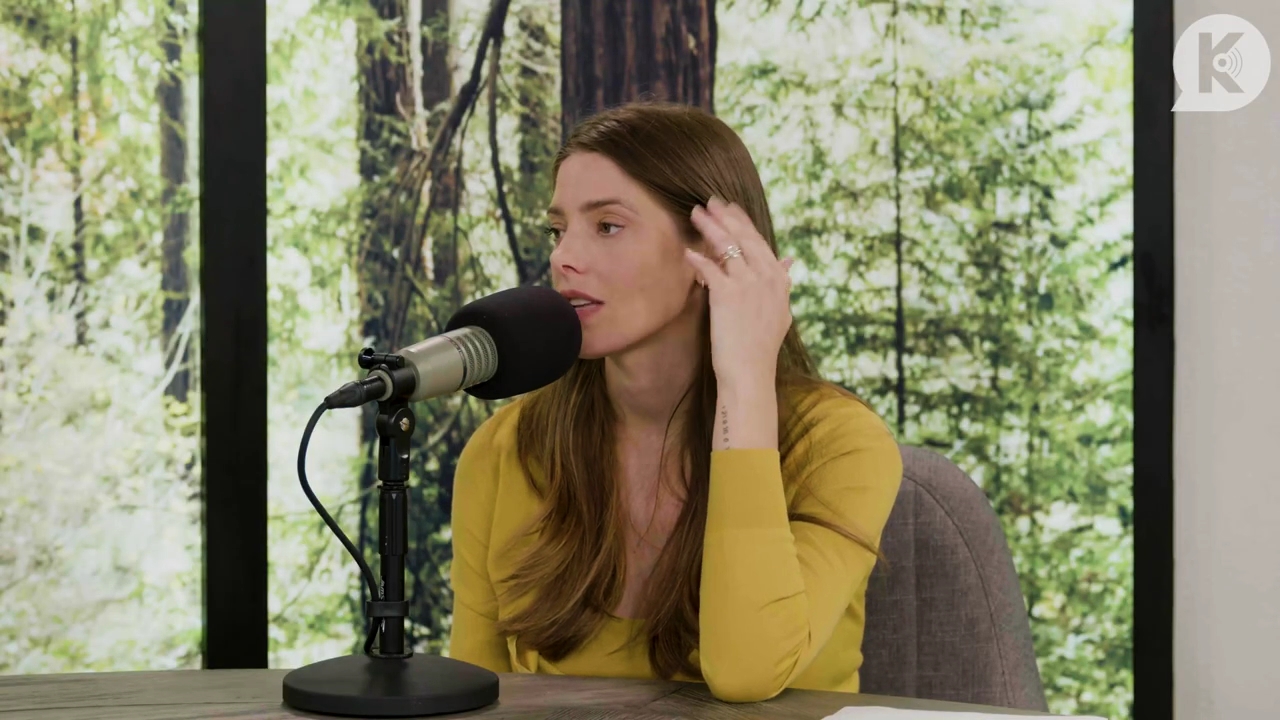 Ashley-Greene-dot-nl_TheTwilightEffect-Aflevering7NewMoonRewatchPart2of3-3316.jpg Ashley-Greene-dot-nl_TheTwilightEffect-Aflevering7NewMoonRewatchPart2of3-3316.jpg