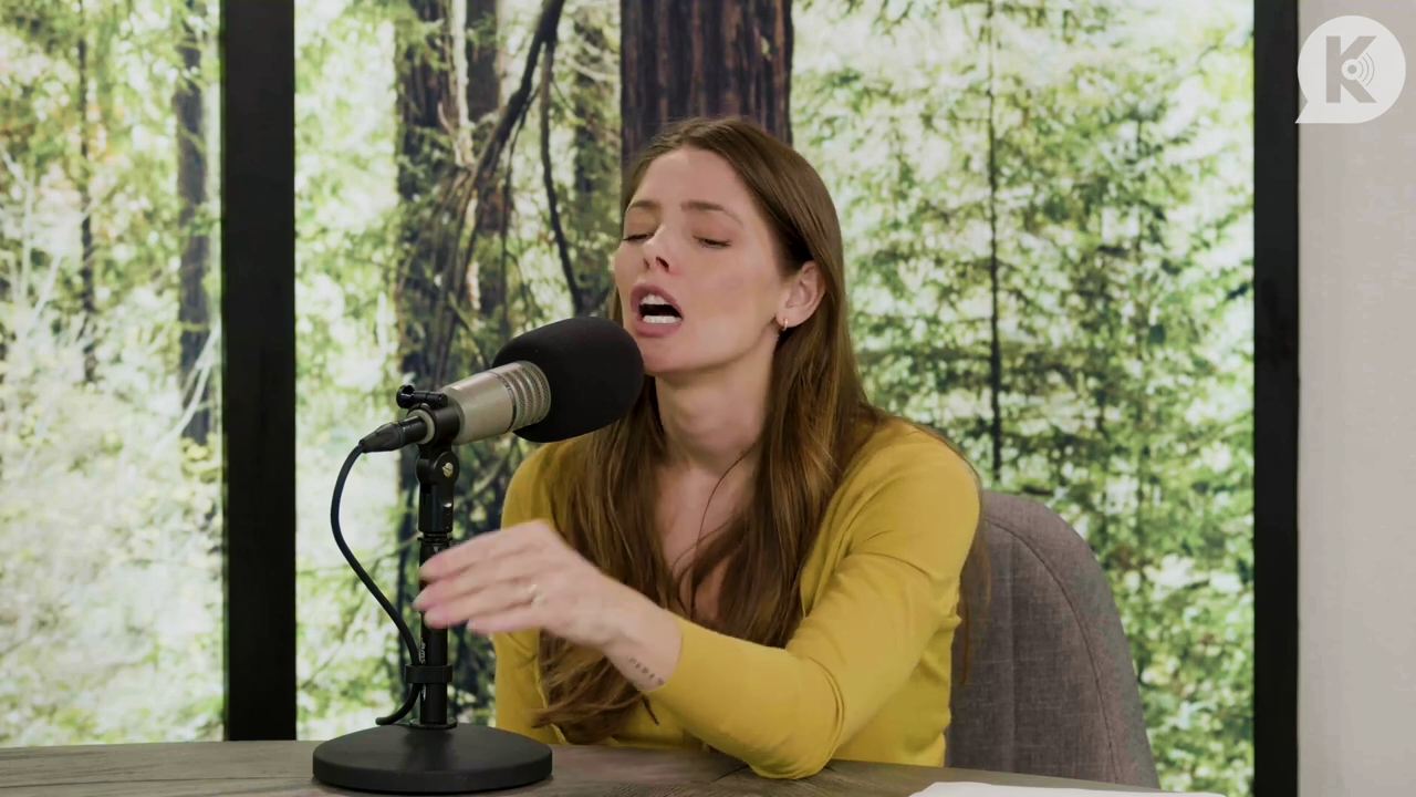 Ashley-Greene-dot-nl_TheTwilightEffect-Aflevering7NewMoonRewatchPart2of3-3645.jpg Ashley-Greene-dot-nl_TheTwilightEffect-Aflevering7NewMoonRewatchPart2of3-3645.jpg