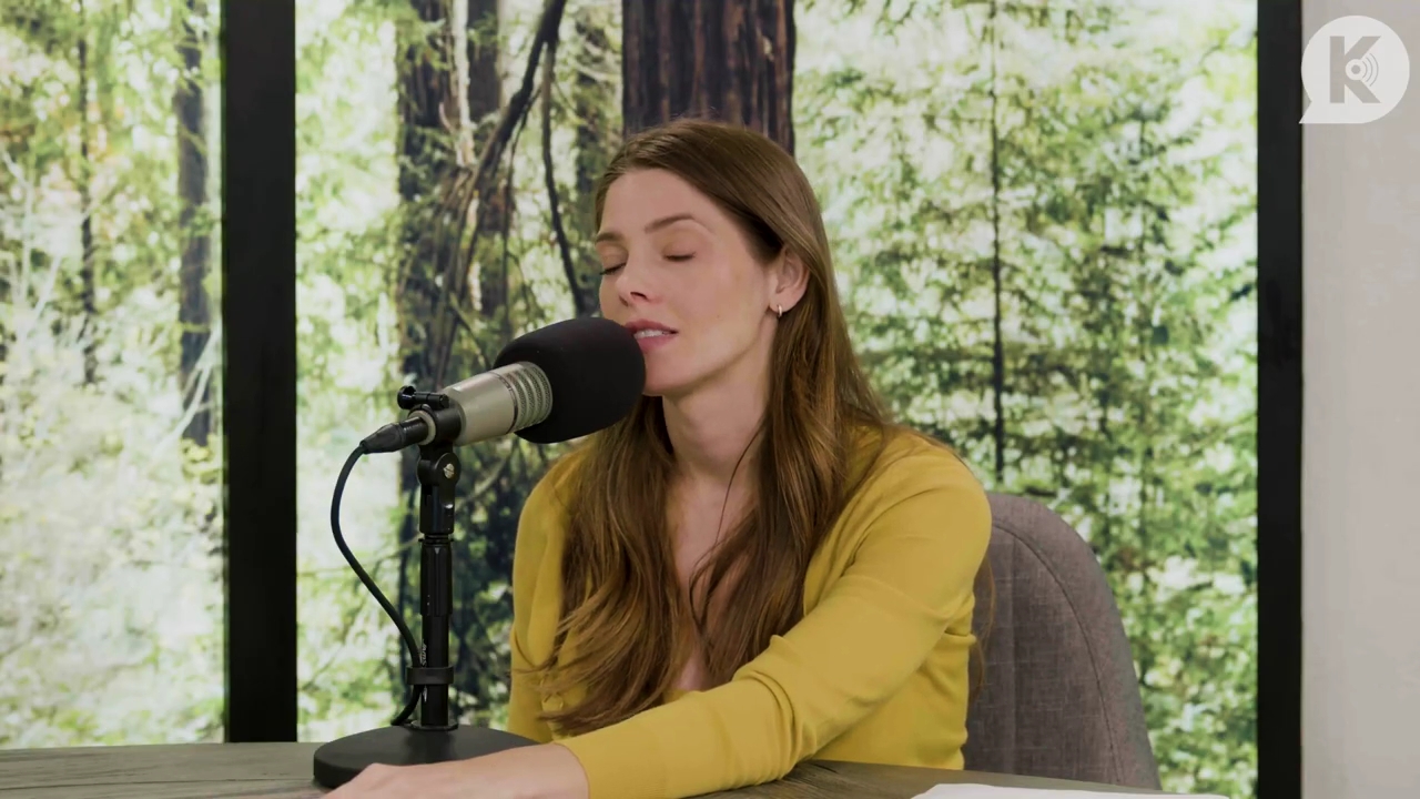 Ashley-Greene-dot-nl_TheTwilightEffect-Aflevering7NewMoonRewatchPart2of3-3711.jpg Ashley-Greene-dot-nl_TheTwilightEffect-Aflevering7NewMoonRewatchPart2of3-3711.jpg