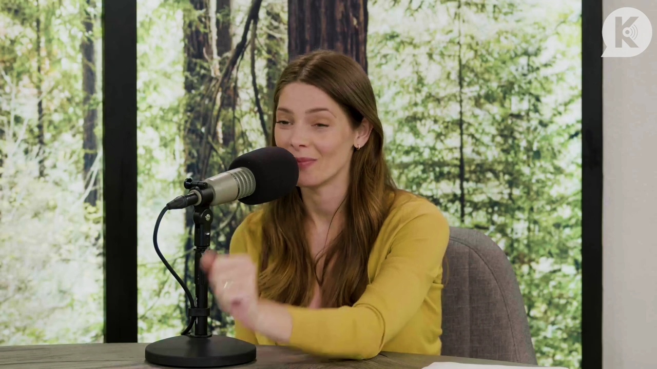 Ashley-Greene-dot-nl_TheTwilightEffect-Aflevering7NewMoonRewatchPart2of3-3723.jpg Ashley-Greene-dot-nl_TheTwilightEffect-Aflevering7NewMoonRewatchPart2of3-3723.jpg