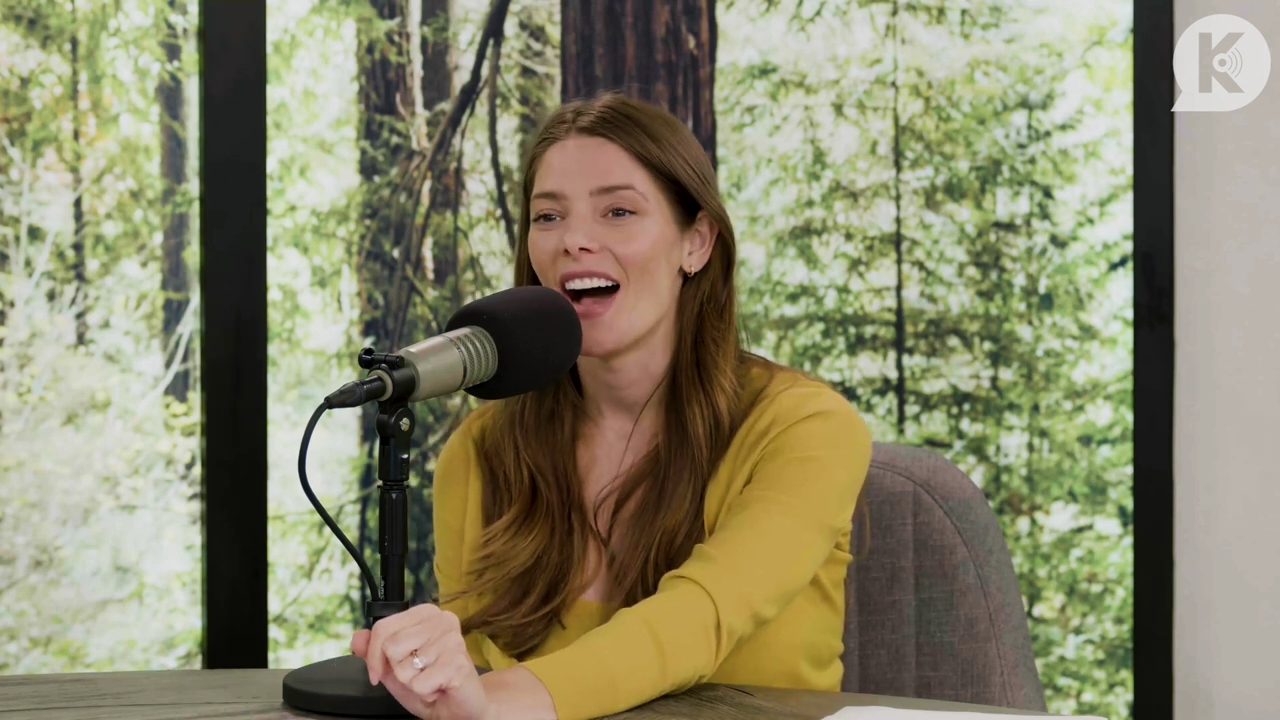 Ashley-Greene-dot-nl_TheTwilightEffect-Aflevering7NewMoonRewatchPart2of3-3730.jpg Ashley-Greene-dot-nl_TheTwilightEffect-Aflevering7NewMoonRewatchPart2of3-3730.jpg