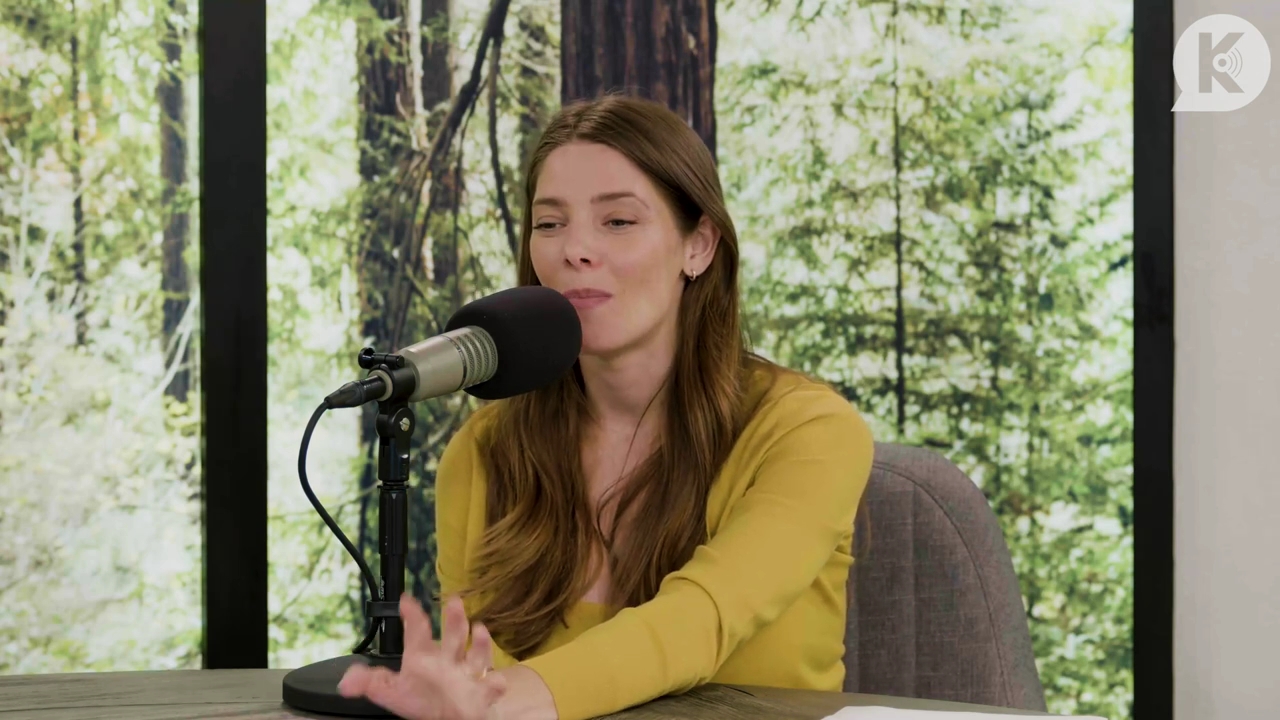 Ashley-Greene-dot-nl_TheTwilightEffect-Aflevering7NewMoonRewatchPart2of3-3731.jpg Ashley-Greene-dot-nl_TheTwilightEffect-Aflevering7NewMoonRewatchPart2of3-3731.jpg