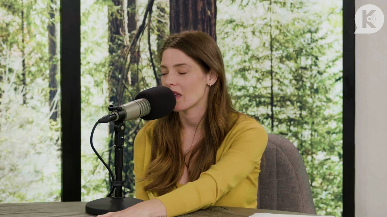 Ashley-Greene-dot-nl_TheTwilightEffect-Aflevering7NewMoonRewatchPart2of3-3733.jpg Ashley-Greene-dot-nl_TheTwilightEffect-Aflevering7NewMoonRewatchPart2of3-3733.jpg