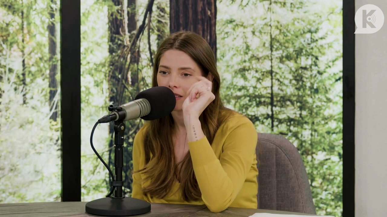 Ashley-Greene-dot-nl_TheTwilightEffect-Aflevering7NewMoonRewatchPart2of3-3951.jpg Ashley-Greene-dot-nl_TheTwilightEffect-Aflevering7NewMoonRewatchPart2of3-3951.jpg