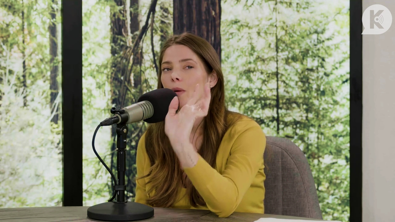 Ashley-Greene-dot-nl_TheTwilightEffect-Aflevering7NewMoonRewatchPart2of3-3956.jpg Ashley-Greene-dot-nl_TheTwilightEffect-Aflevering7NewMoonRewatchPart2of3-3956.jpg