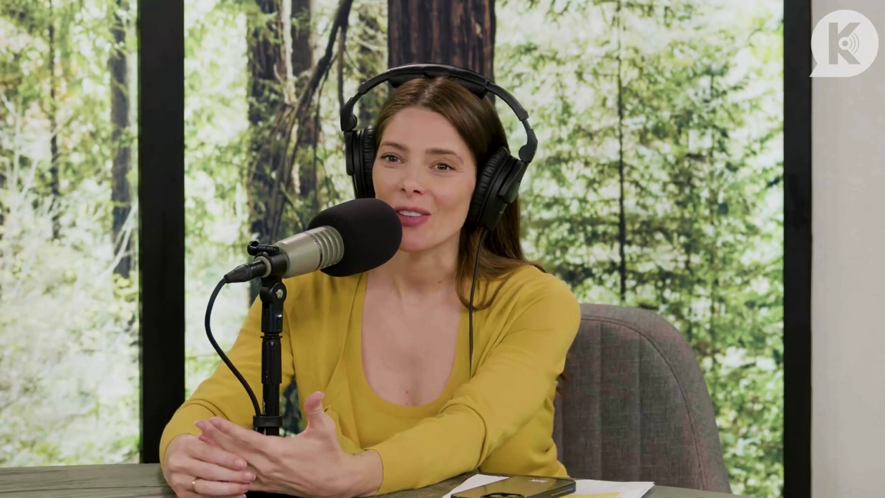 Ashley-Greene-dot-nl_TheTwilightEffect-Aflevering7NewMoonRewatchPart2of3-4020.jpg Ashley-Greene-dot-nl_TheTwilightEffect-Aflevering7NewMoonRewatchPart2of3-4020.jpg