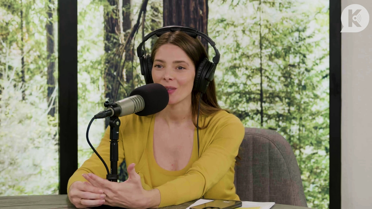 Ashley-Greene-dot-nl_TheTwilightEffect-Aflevering7NewMoonRewatchPart2of3-4021.jpg Ashley-Greene-dot-nl_TheTwilightEffect-Aflevering7NewMoonRewatchPart2of3-4021.jpg