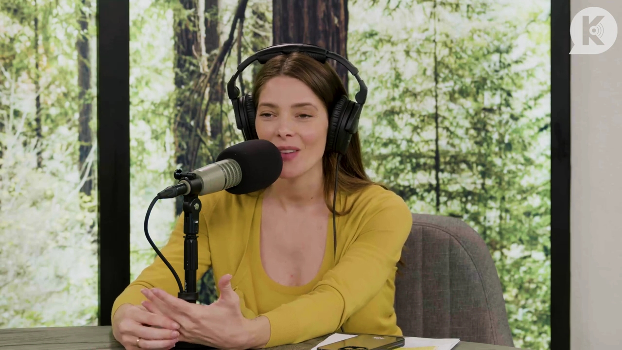 Ashley-Greene-dot-nl_TheTwilightEffect-Aflevering7NewMoonRewatchPart2of3-4022.jpg Ashley-Greene-dot-nl_TheTwilightEffect-Aflevering7NewMoonRewatchPart2of3-4022.jpg