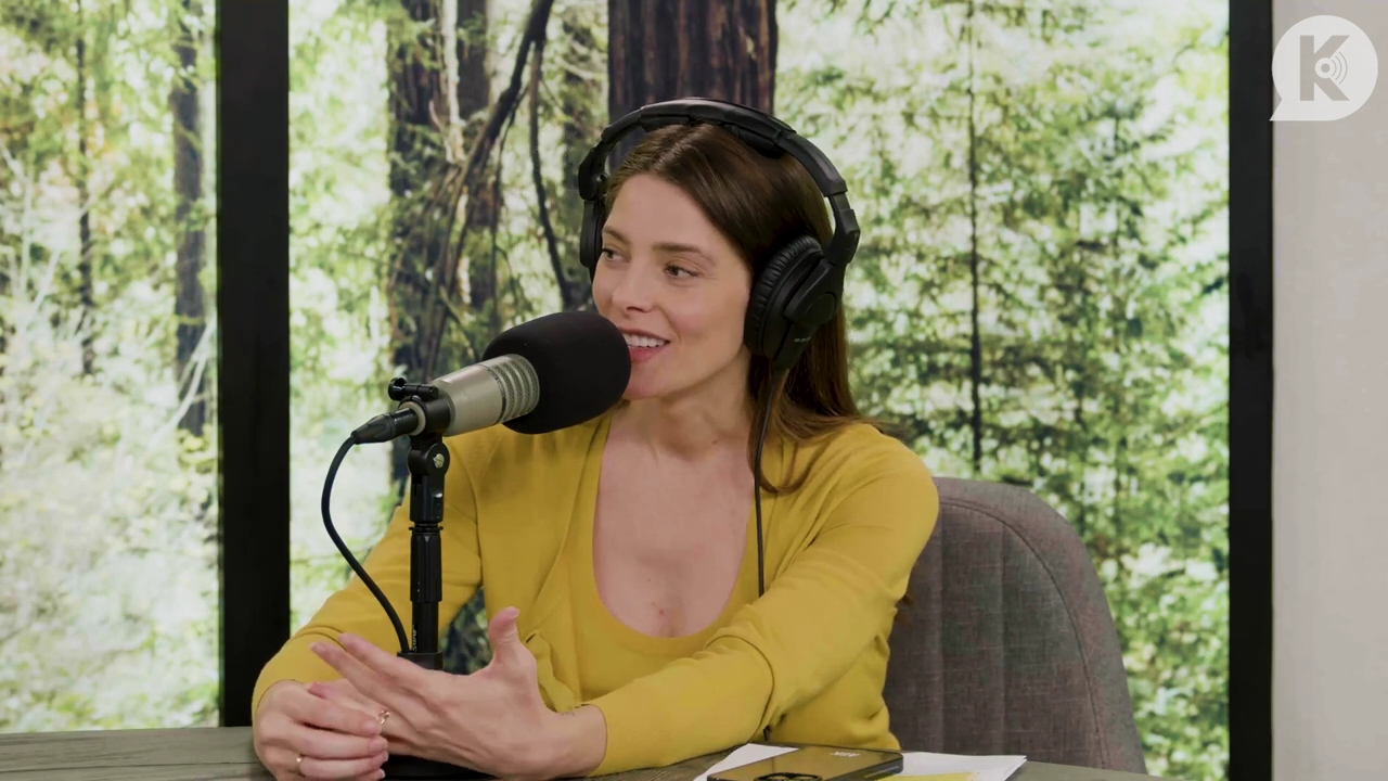 Ashley-Greene-dot-nl_TheTwilightEffect-Aflevering7NewMoonRewatchPart2of3-4024.jpg Ashley-Greene-dot-nl_TheTwilightEffect-Aflevering7NewMoonRewatchPart2of3-4024.jpg