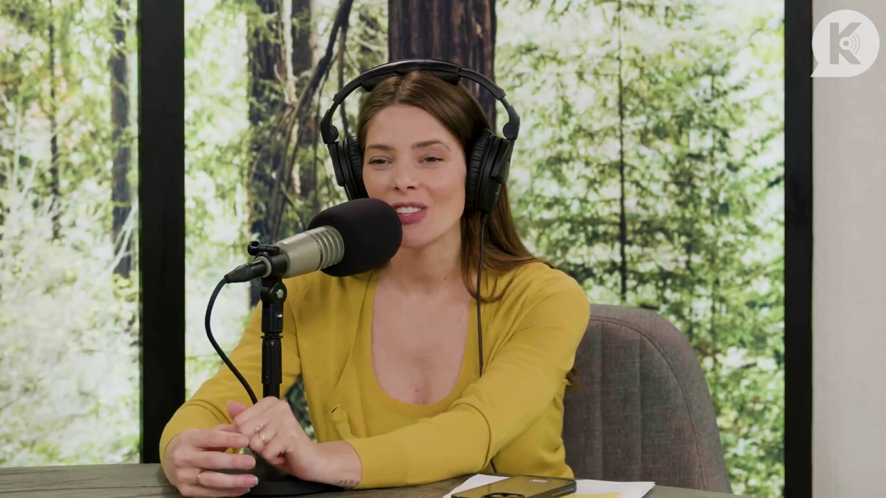 Ashley-Greene-dot-nl_TheTwilightEffect-Aflevering7NewMoonRewatchPart2of3-4029.jpg Ashley-Greene-dot-nl_TheTwilightEffect-Aflevering7NewMoonRewatchPart2of3-4029.jpg