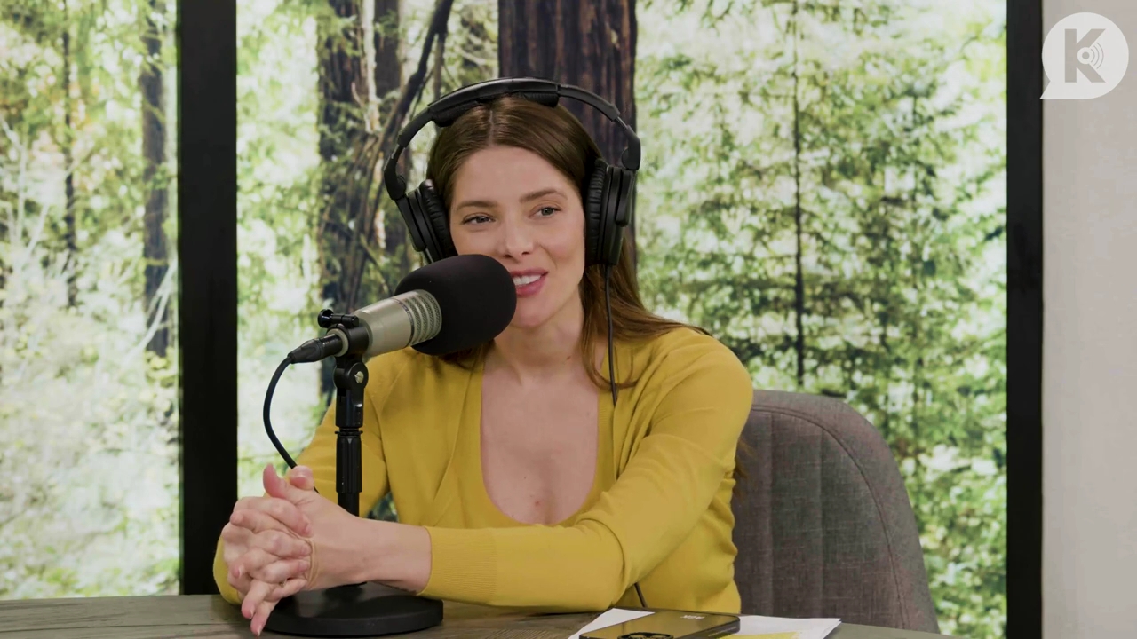 Ashley-Greene-dot-nl_TheTwilightEffect-Aflevering7NewMoonRewatchPart2of3-4071.jpg Ashley-Greene-dot-nl_TheTwilightEffect-Aflevering7NewMoonRewatchPart2of3-4071.jpg