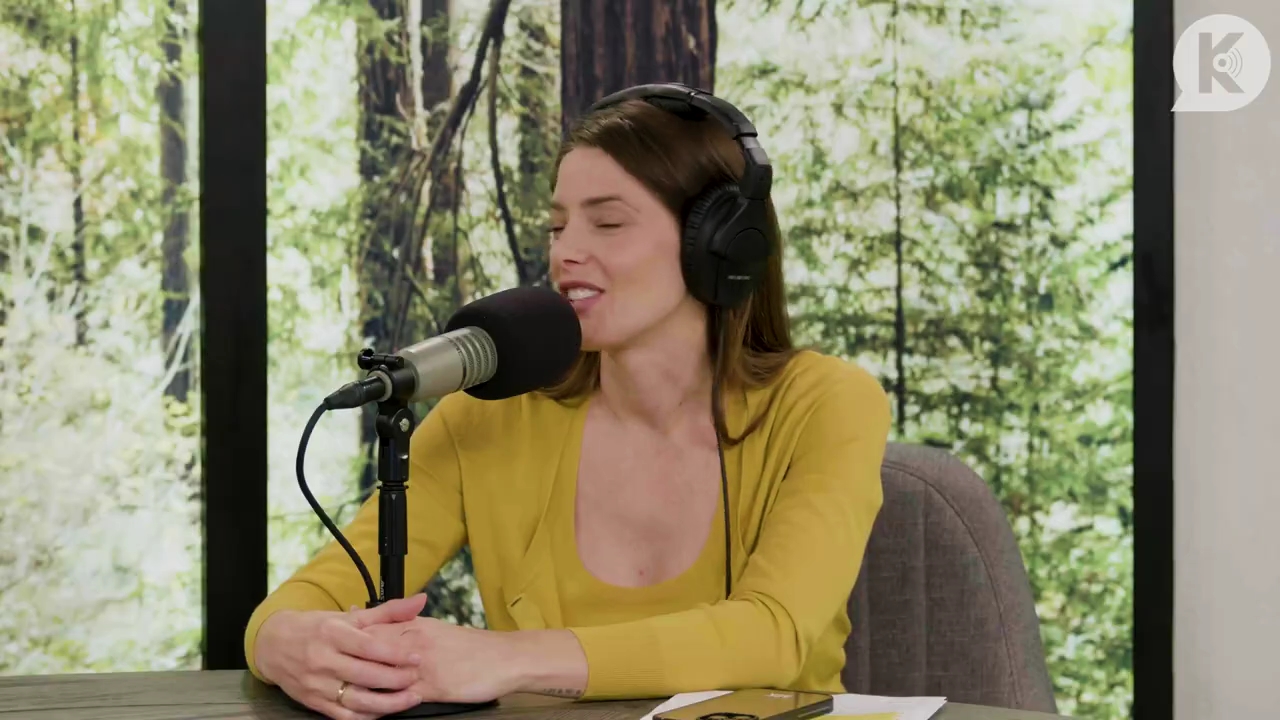 Ashley-Greene-dot-nl_TheTwilightEffect-Aflevering7NewMoonRewatchPart2of3-4193.jpg Ashley-Greene-dot-nl_TheTwilightEffect-Aflevering7NewMoonRewatchPart2of3-4193.jpg