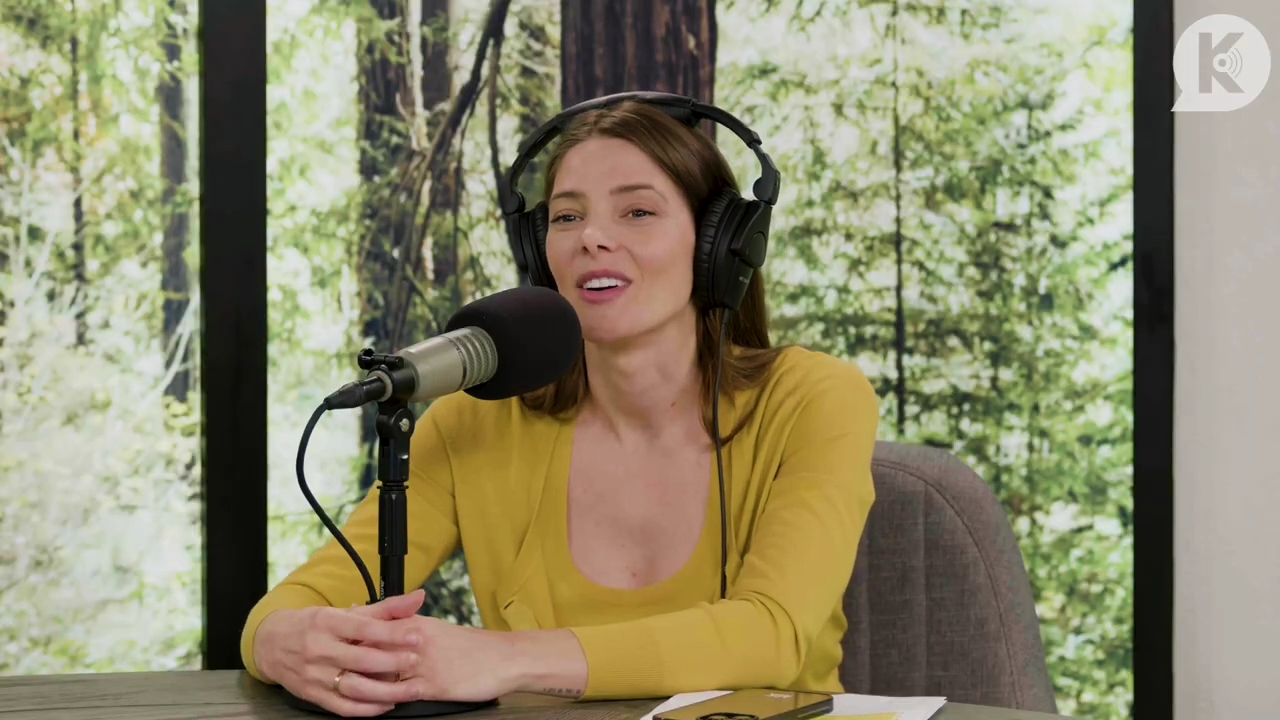 Ashley-Greene-dot-nl_TheTwilightEffect-Aflevering7NewMoonRewatchPart2of3-4194.jpg Ashley-Greene-dot-nl_TheTwilightEffect-Aflevering7NewMoonRewatchPart2of3-4194.jpg