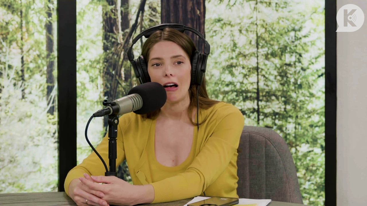 Ashley-Greene-dot-nl_TheTwilightEffect-Aflevering7NewMoonRewatchPart2of3-4228.jpg Ashley-Greene-dot-nl_TheTwilightEffect-Aflevering7NewMoonRewatchPart2of3-4228.jpg