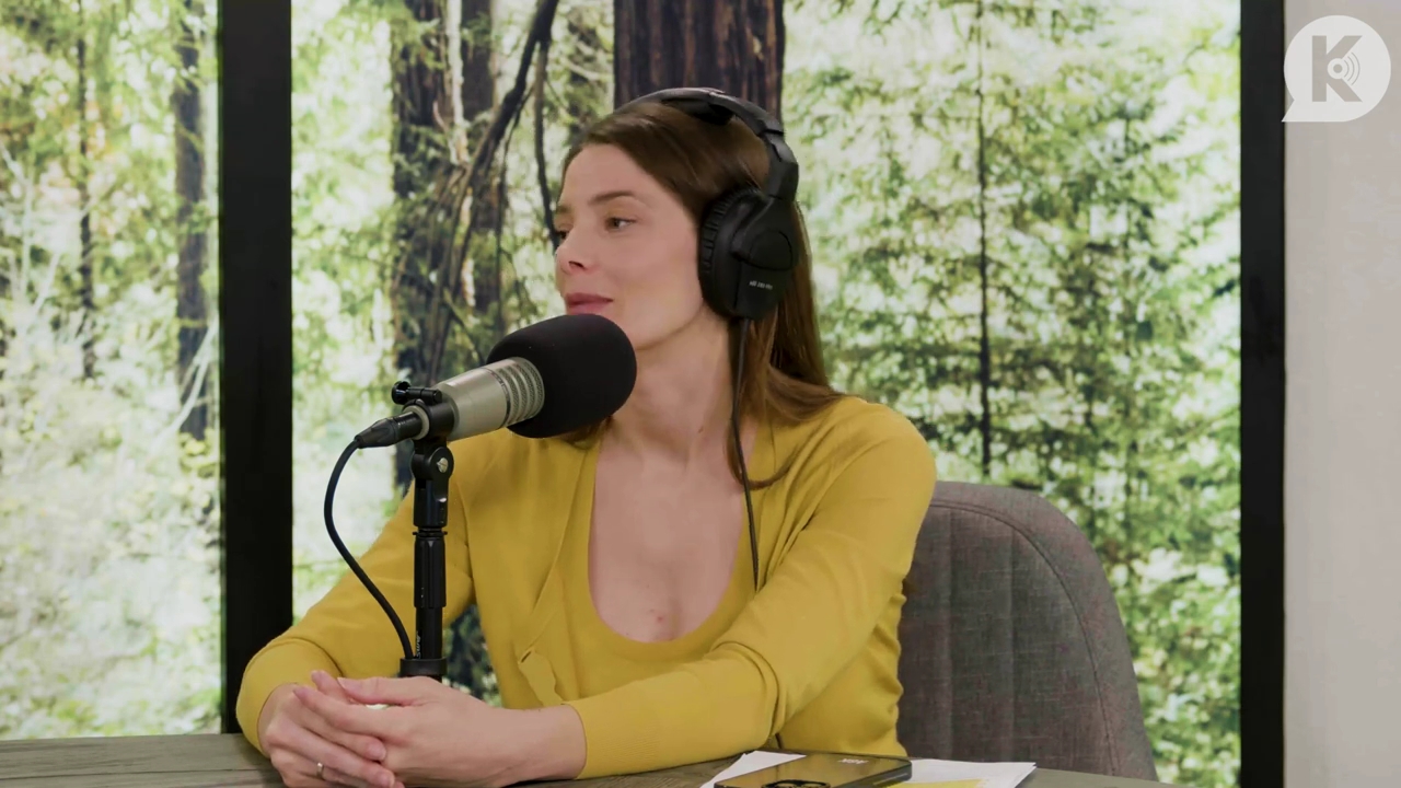 Ashley-Greene-dot-nl_TheTwilightEffect-Aflevering7NewMoonRewatchPart2of3-4230.jpg Ashley-Greene-dot-nl_TheTwilightEffect-Aflevering7NewMoonRewatchPart2of3-4230.jpg