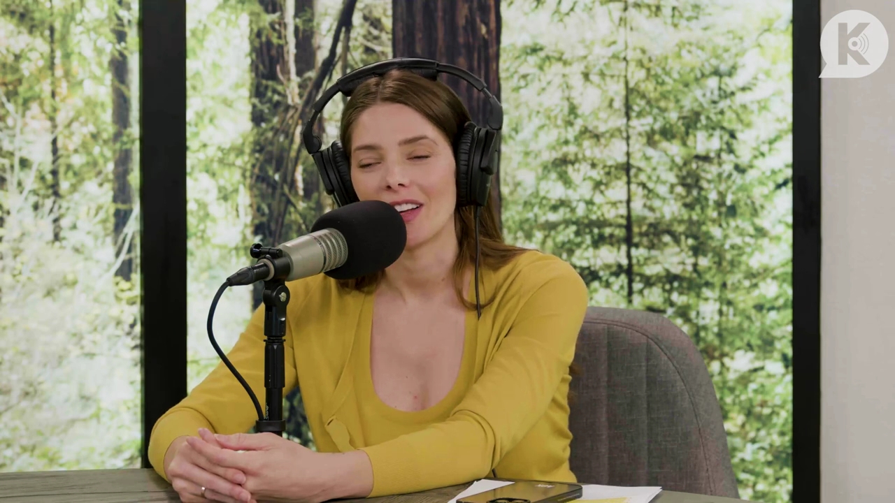 Ashley-Greene-dot-nl_TheTwilightEffect-Aflevering7NewMoonRewatchPart2of3-4232.jpg Ashley-Greene-dot-nl_TheTwilightEffect-Aflevering7NewMoonRewatchPart2of3-4232.jpg