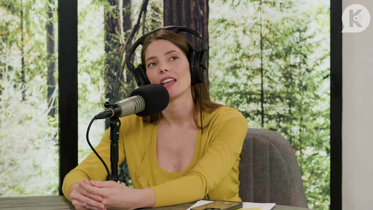 Ashley-Greene-dot-nl_TheTwilightEffect-Aflevering7NewMoonRewatchPart2of3-4234.jpg Ashley-Greene-dot-nl_TheTwilightEffect-Aflevering7NewMoonRewatchPart2of3-4234.jpg