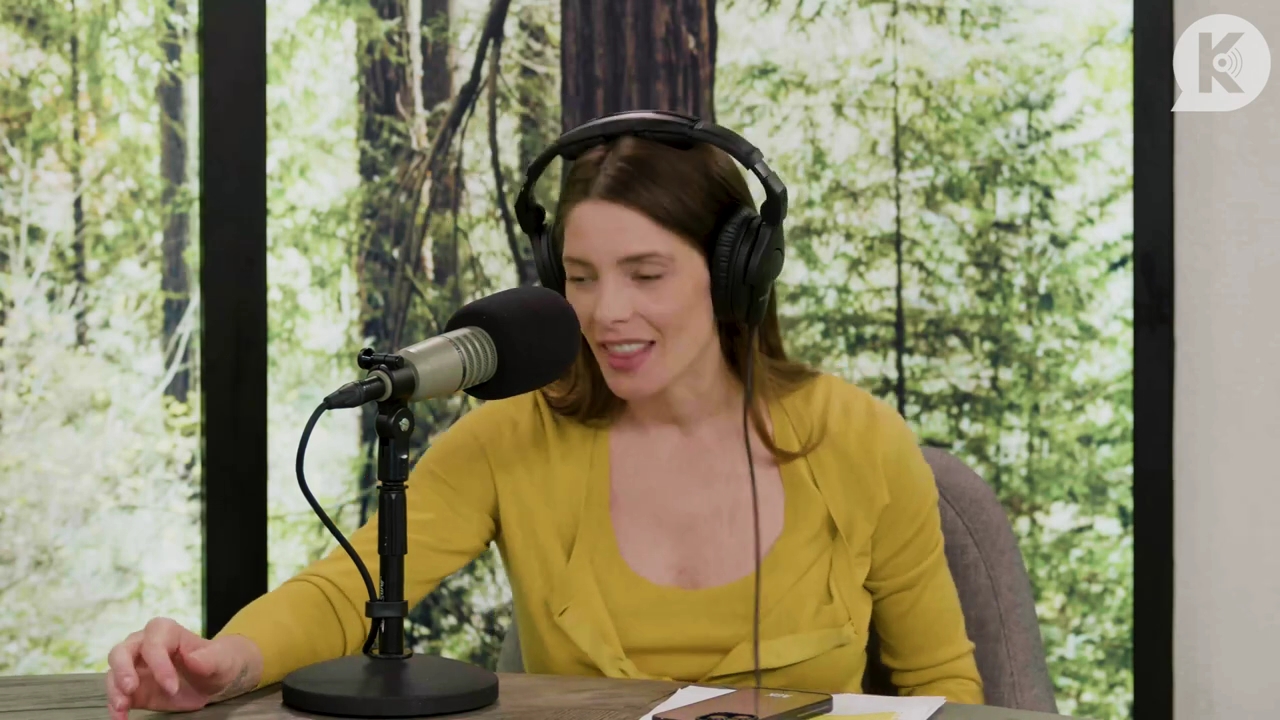 Ashley-Greene-dot-nl_TheTwilightEffect-Aflevering7NewMoonRewatchPart2of3-4237.jpg Ashley-Greene-dot-nl_TheTwilightEffect-Aflevering7NewMoonRewatchPart2of3-4237.jpg