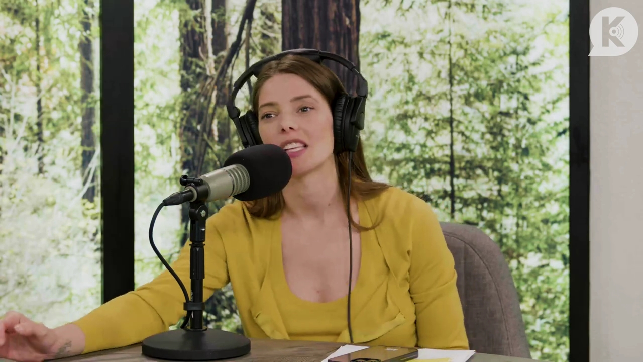 Ashley-Greene-dot-nl_TheTwilightEffect-Aflevering7NewMoonRewatchPart2of3-4238.jpg Ashley-Greene-dot-nl_TheTwilightEffect-Aflevering7NewMoonRewatchPart2of3-4238.jpg