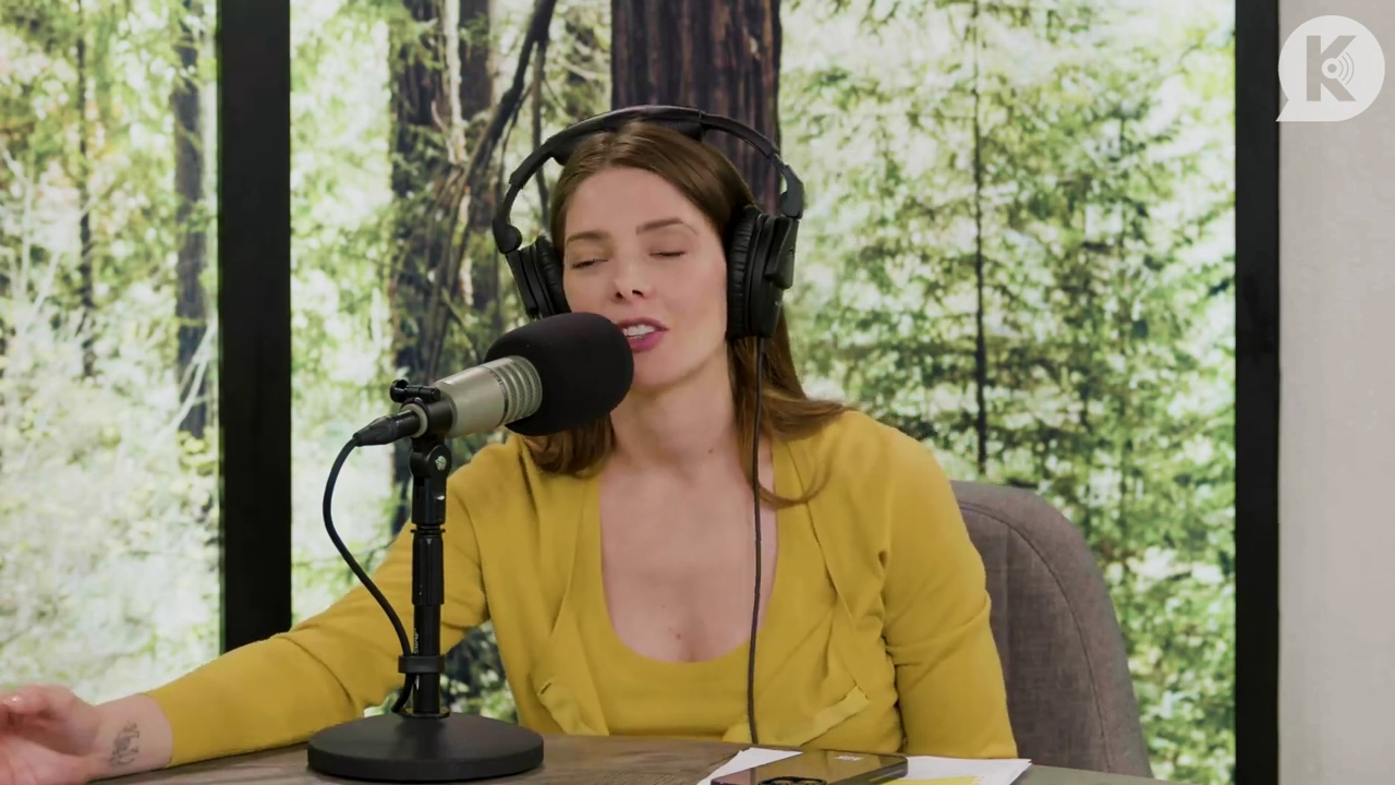 Ashley-Greene-dot-nl_TheTwilightEffect-Aflevering7NewMoonRewatchPart2of3-4239.jpg Ashley-Greene-dot-nl_TheTwilightEffect-Aflevering7NewMoonRewatchPart2of3-4239.jpg